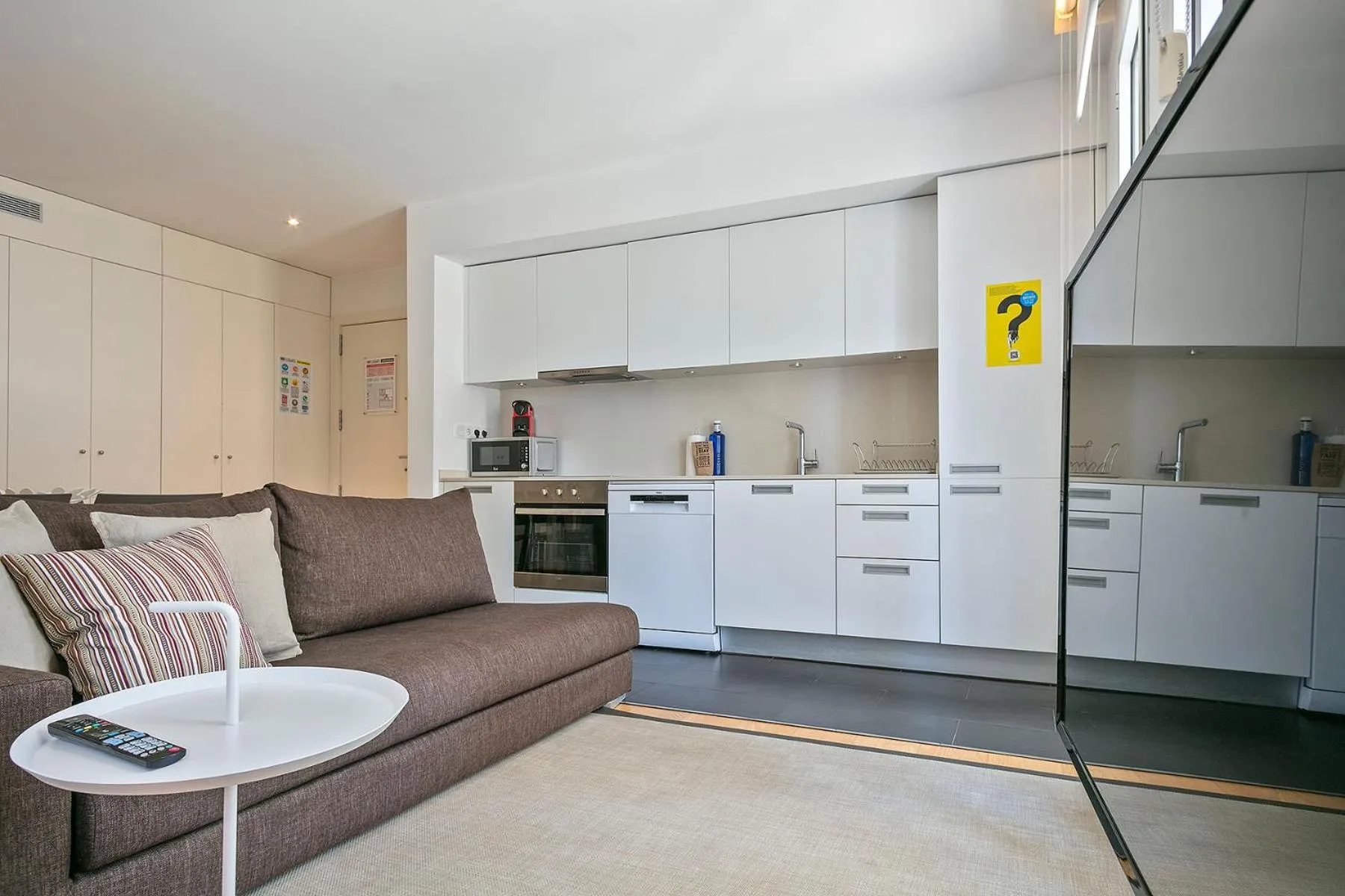 stove in Lugaris Beach Apartments