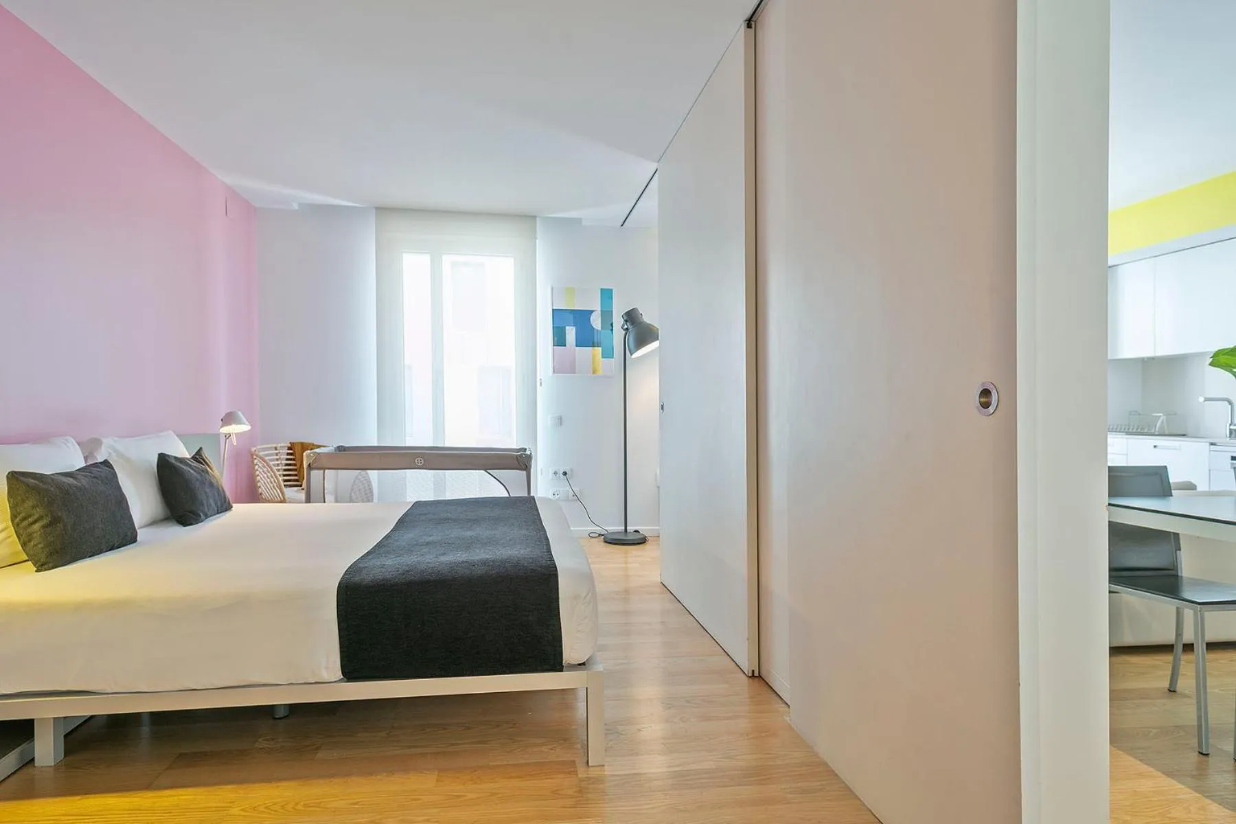 Other, Bed in Lugaris Beach Apartments