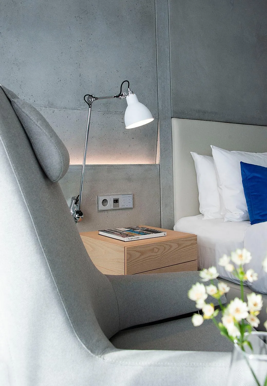 Bed in Renaissance Warsaw Airport Hotel