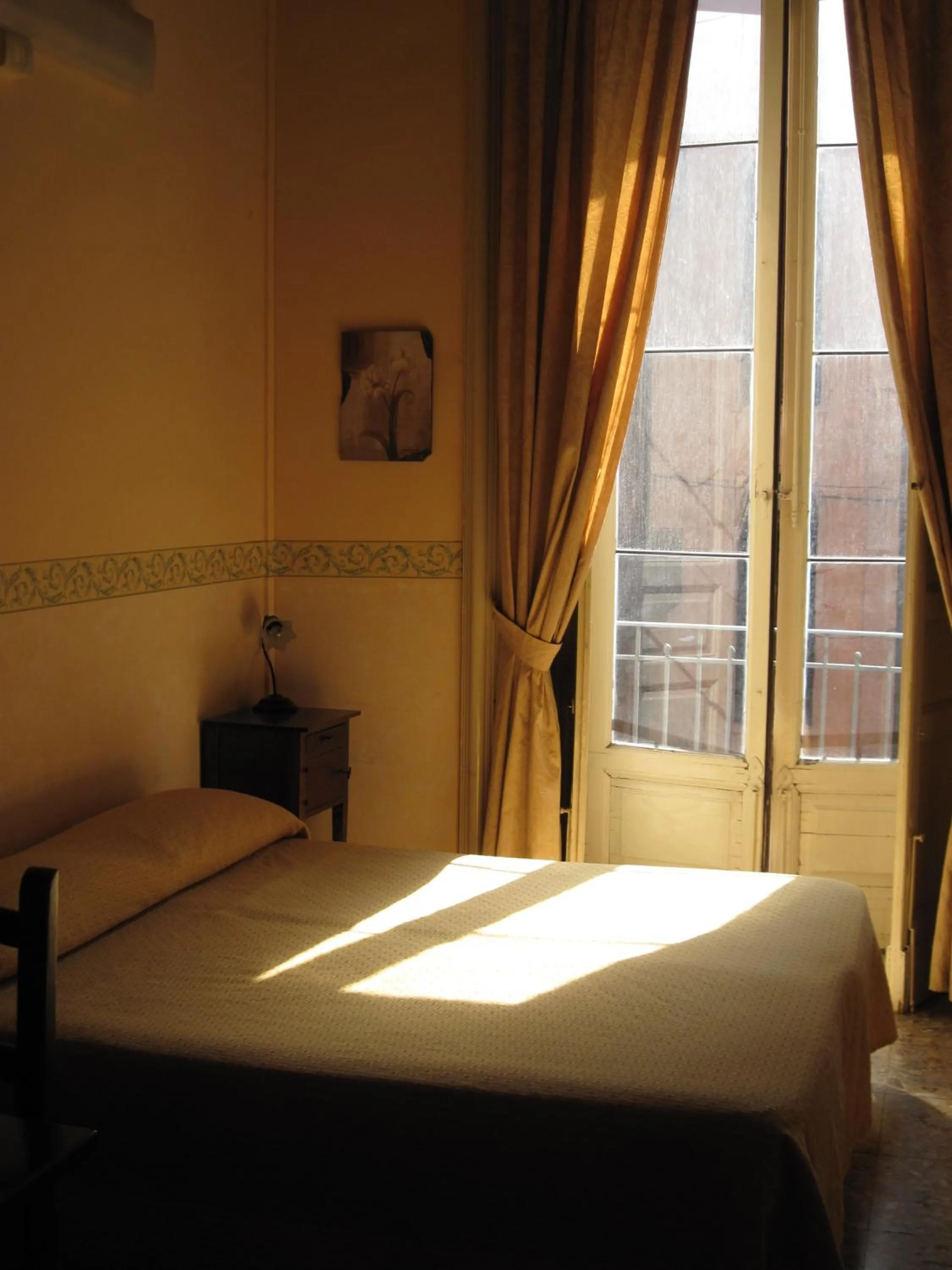 Bedroom, Bed in San Demetrio