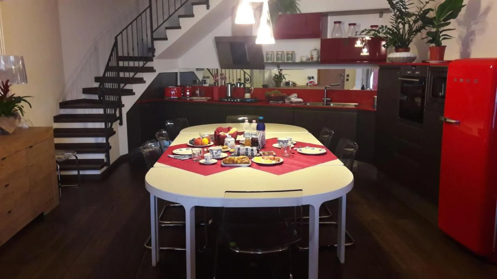 Breakfast in Villa Silvi piscina sauna e hot tub