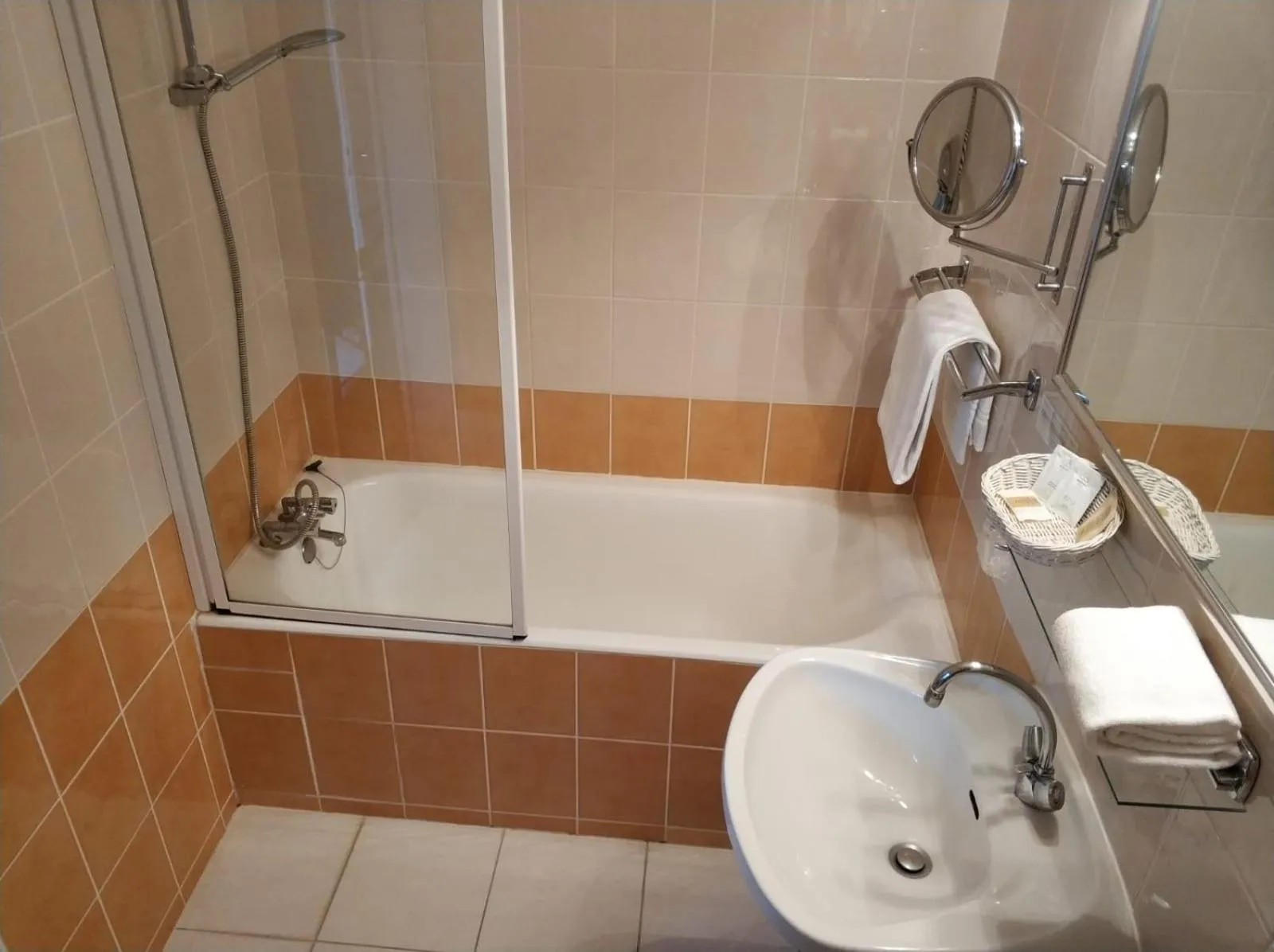 Logis Hotel Calisola Besançon - Soirée Etape