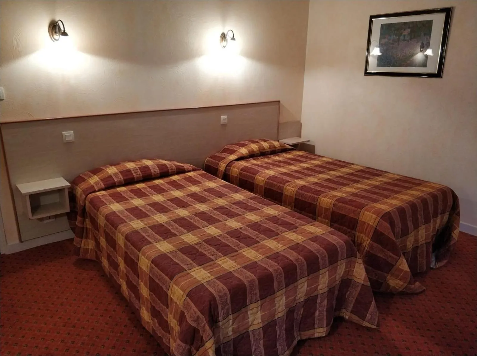 Bed in Logis Hotel Calisola Besançon - Soirée Etape