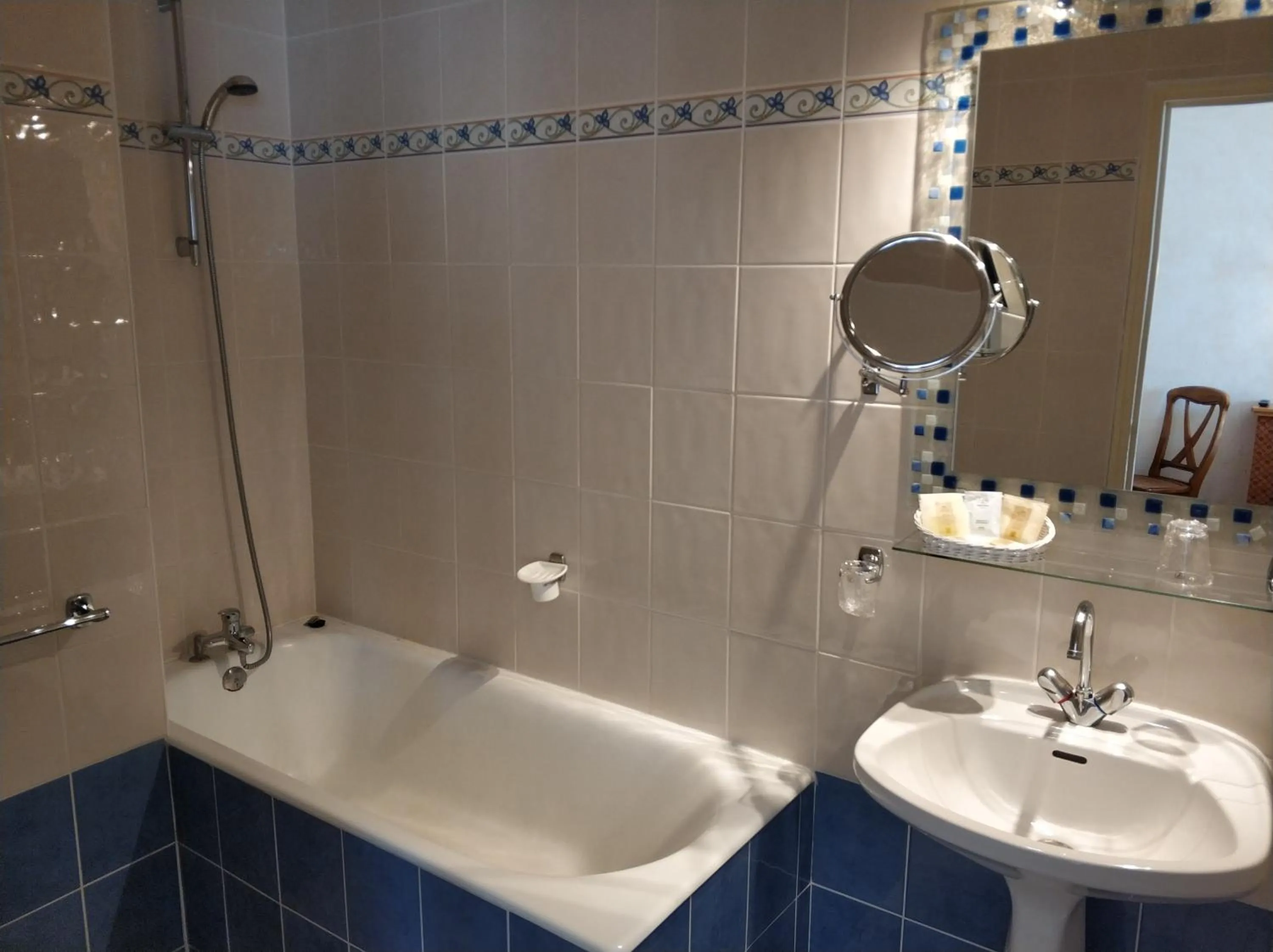 Logis Hotel Calisola Besançon - Soirée Etape