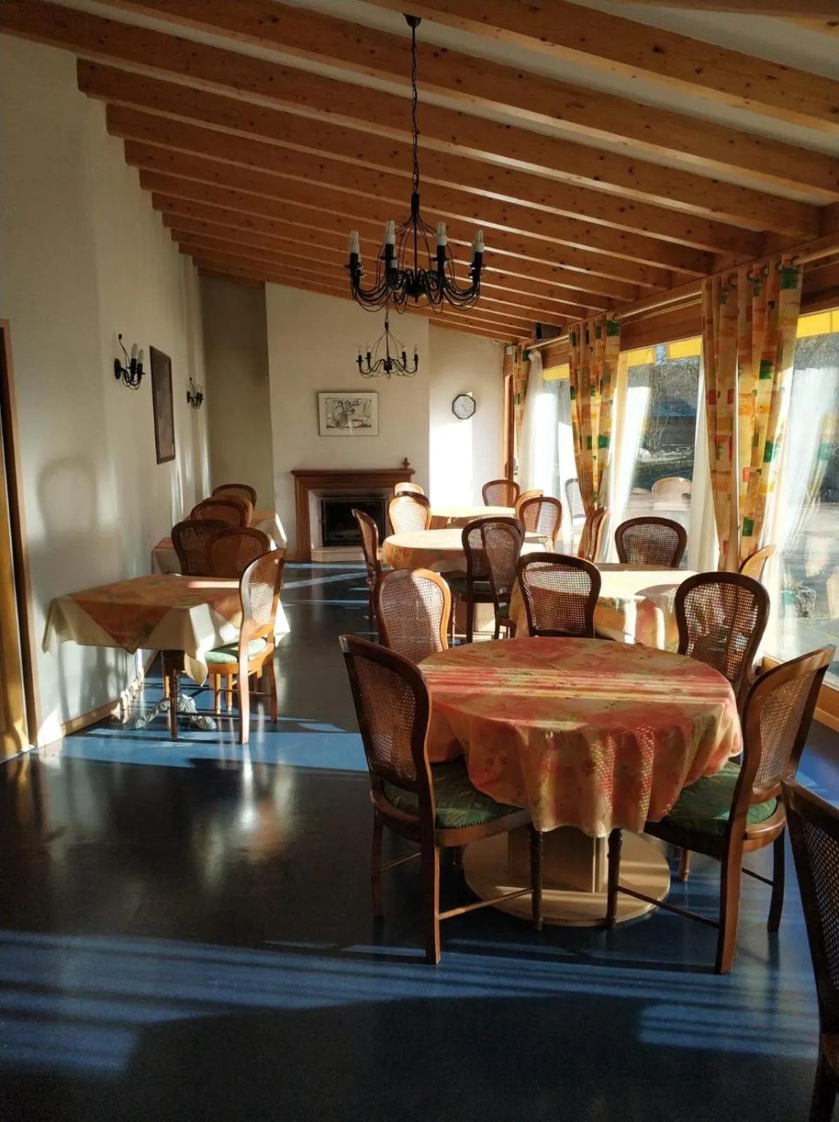 Restaurant/places to eat in Logis Hotel Calisola Besançon - Soirée Etape