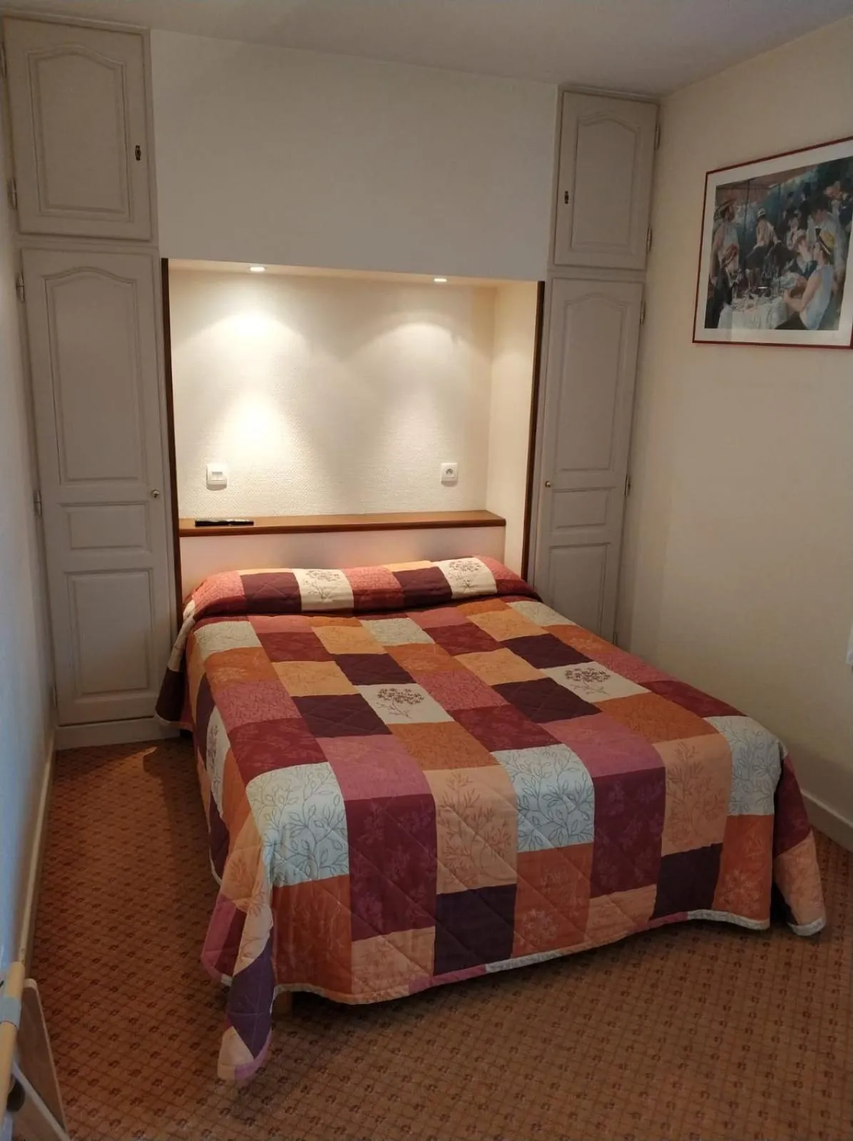 Bed in Logis Hotel Calisola Besançon - Soirée Etape