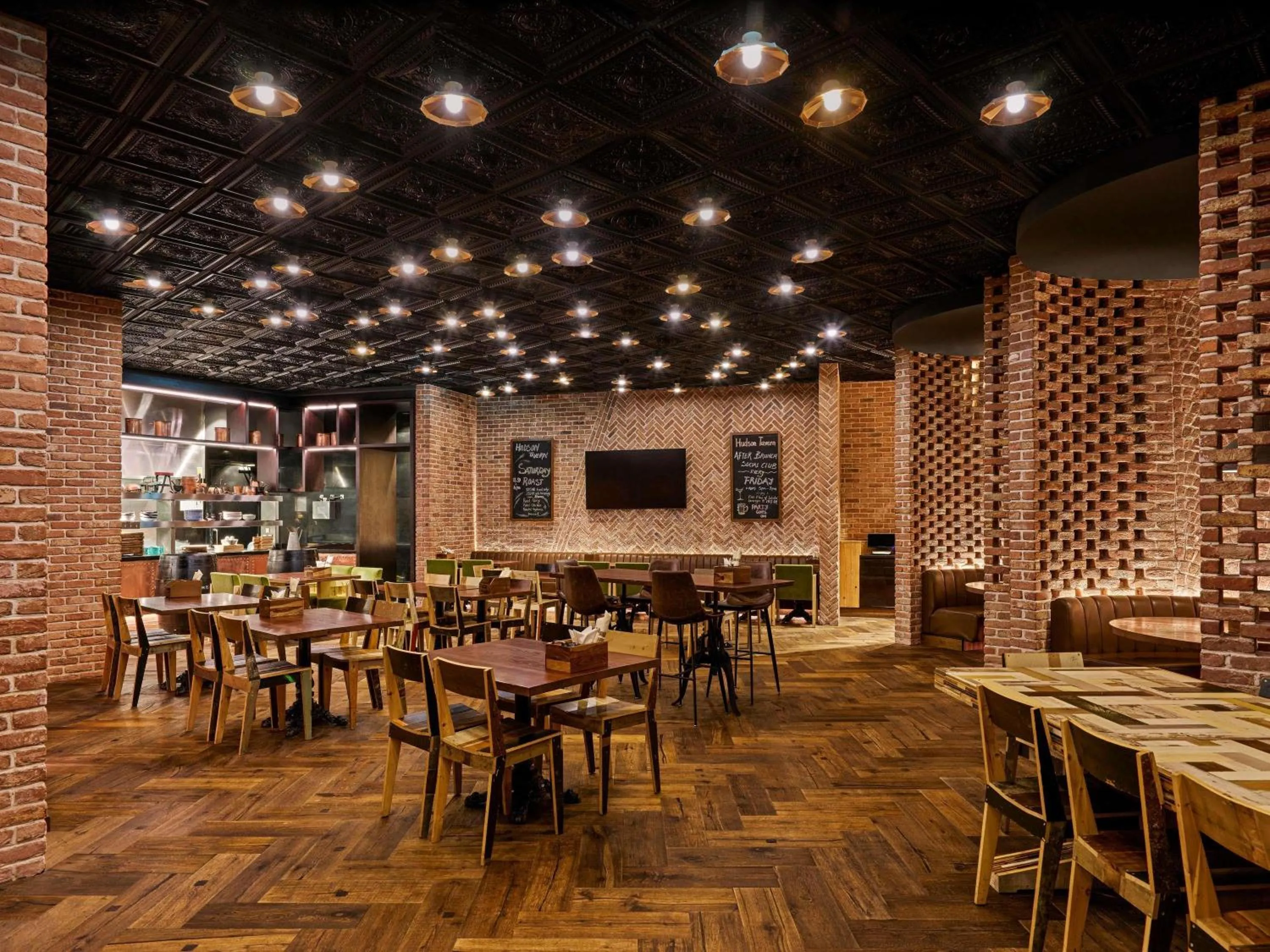 Restaurant/places to eat in Mondrian Doha