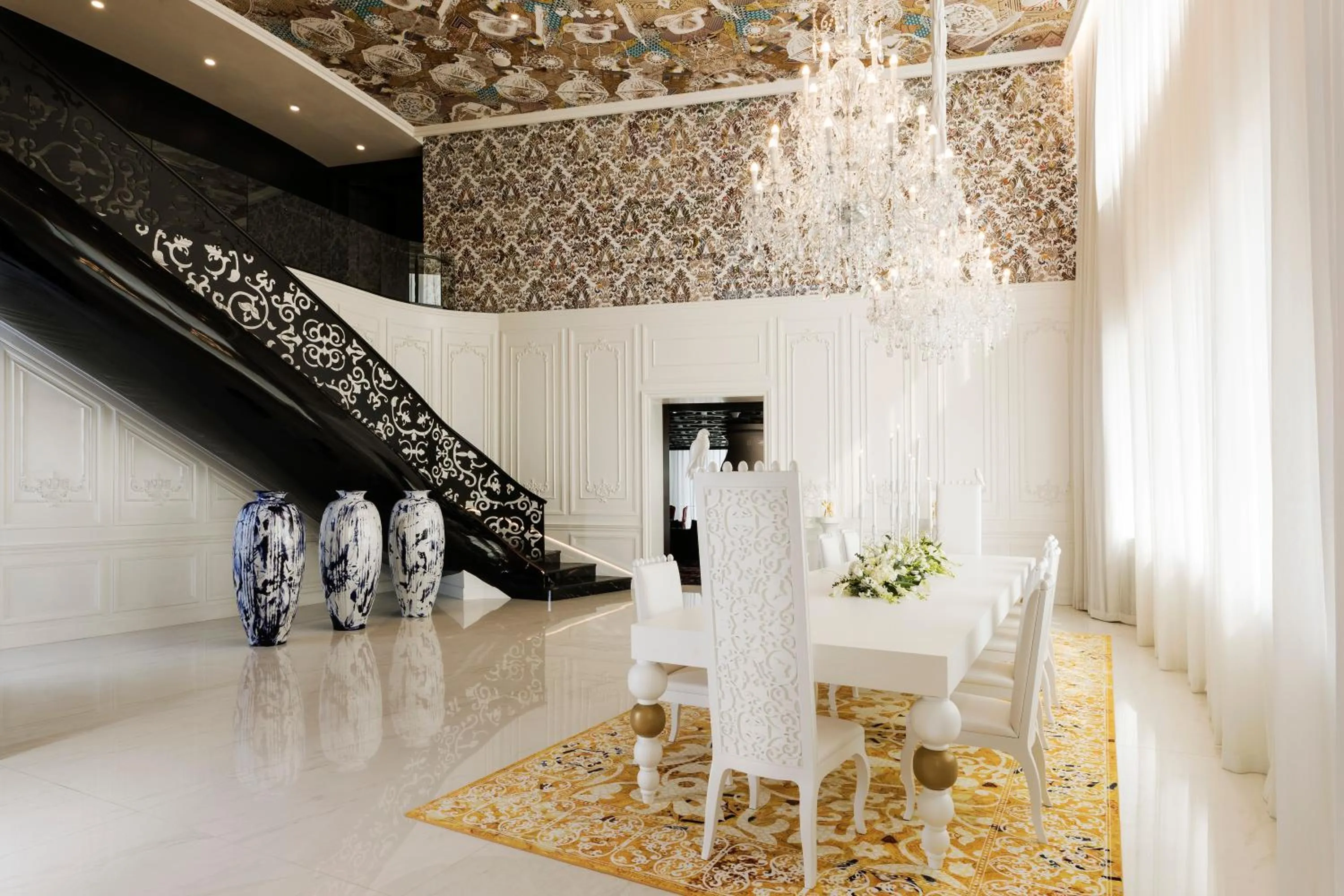 Dining area in Mondrian Doha