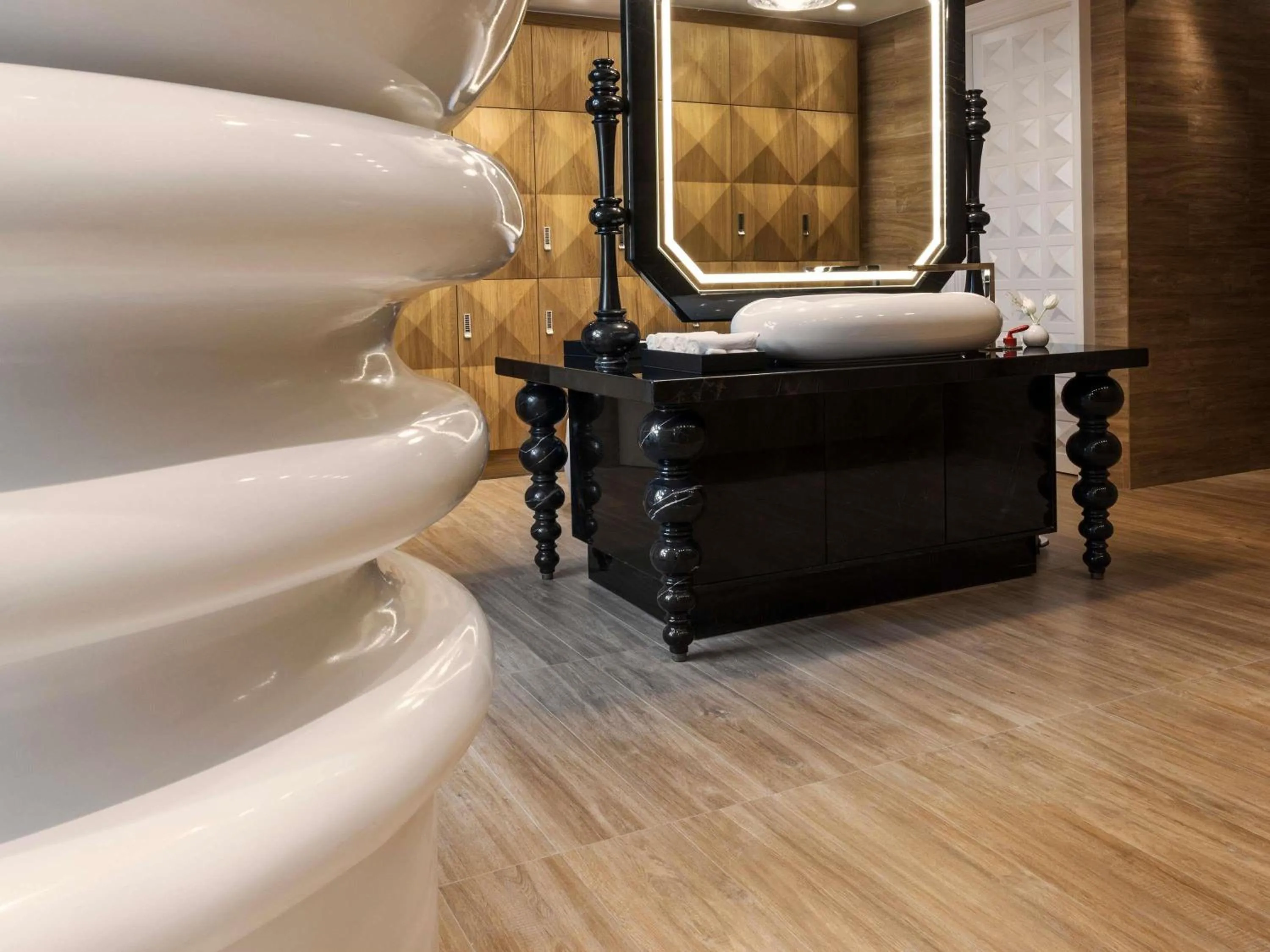 Fitness centre/facilities in Mondrian Doha