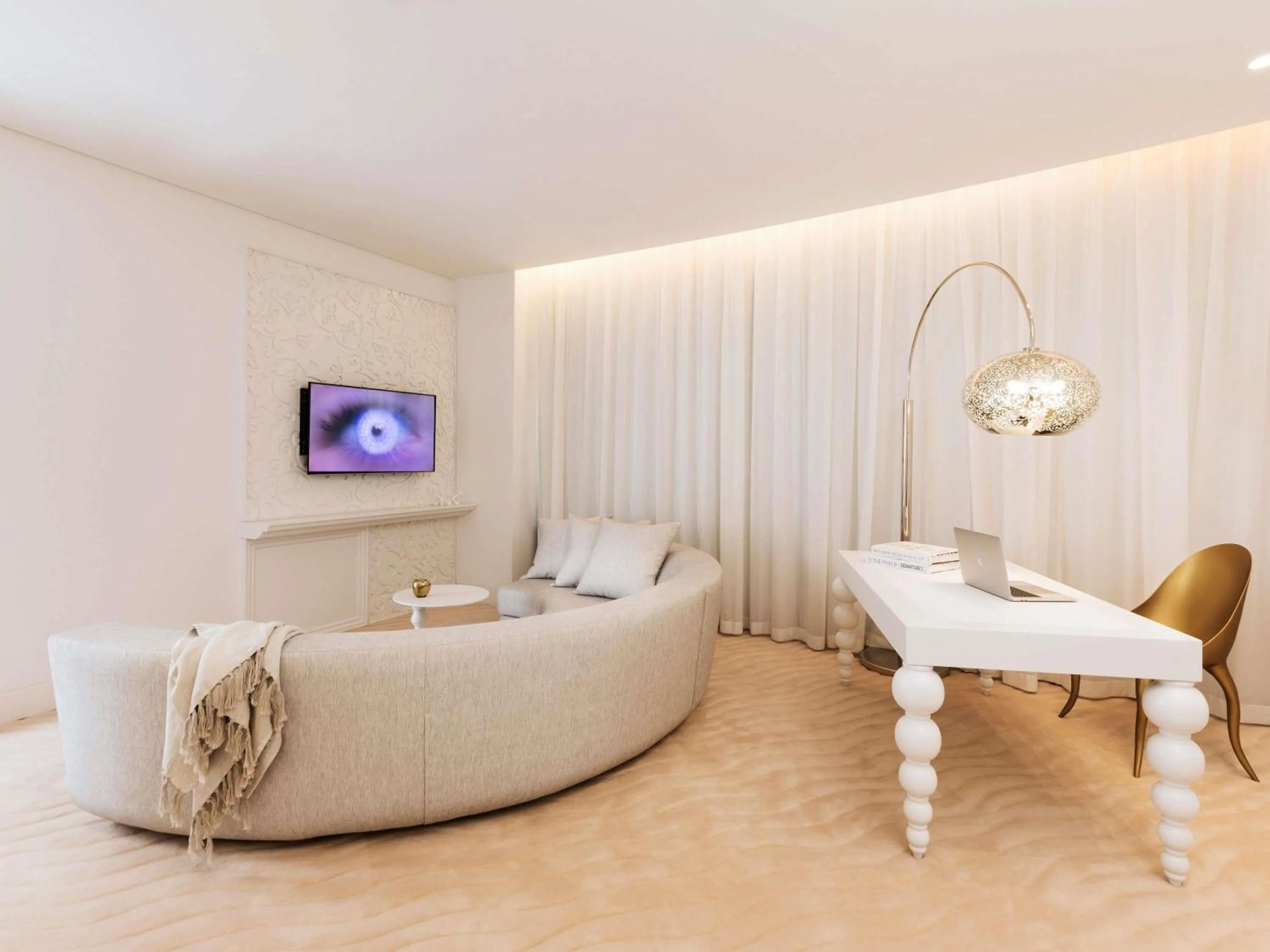 Bedroom in Mondrian Doha