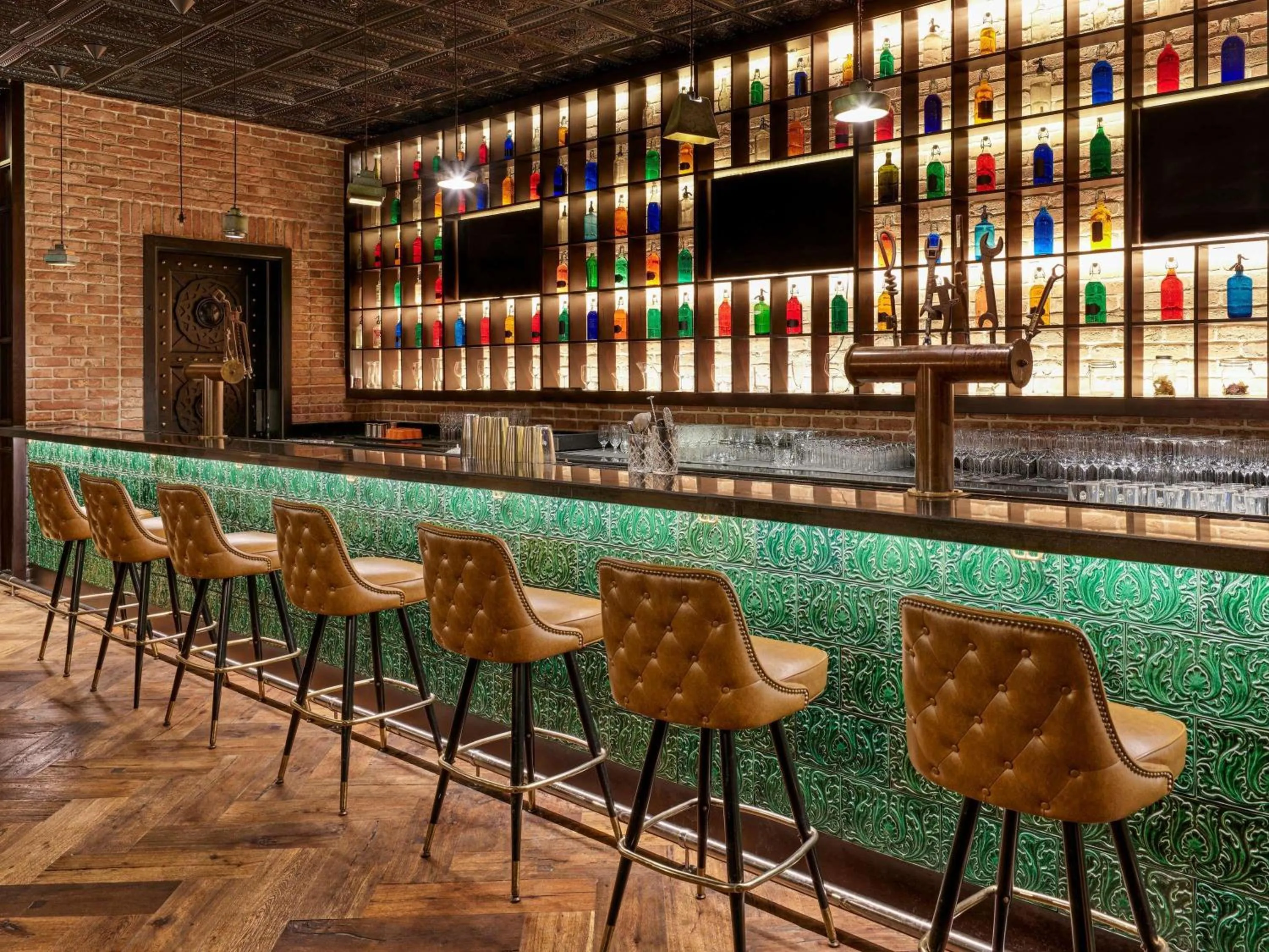 Restaurant/places to eat in Mondrian Doha