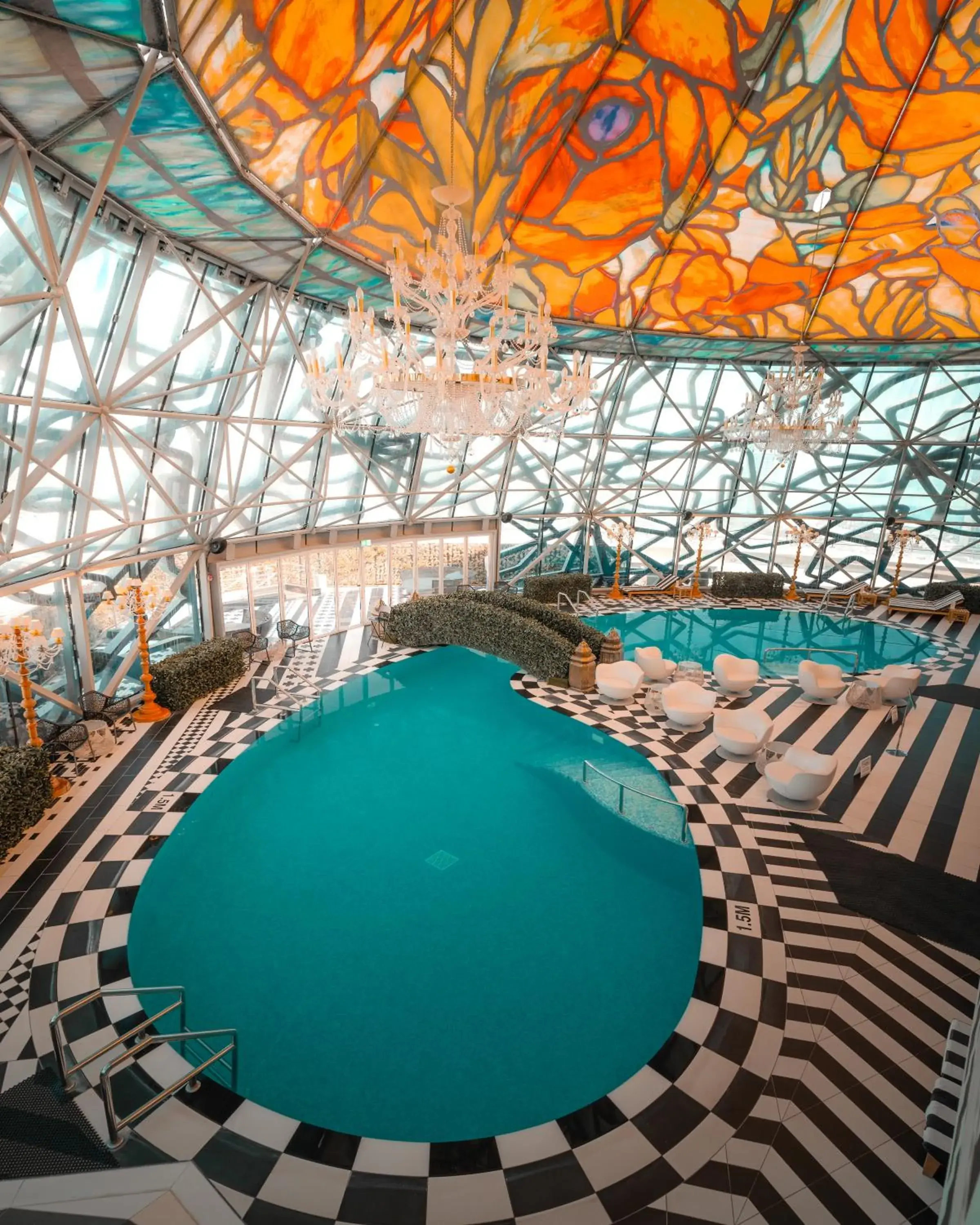 Swimming pool in Mondrian Doha Swimming pool in Mondrian Doha