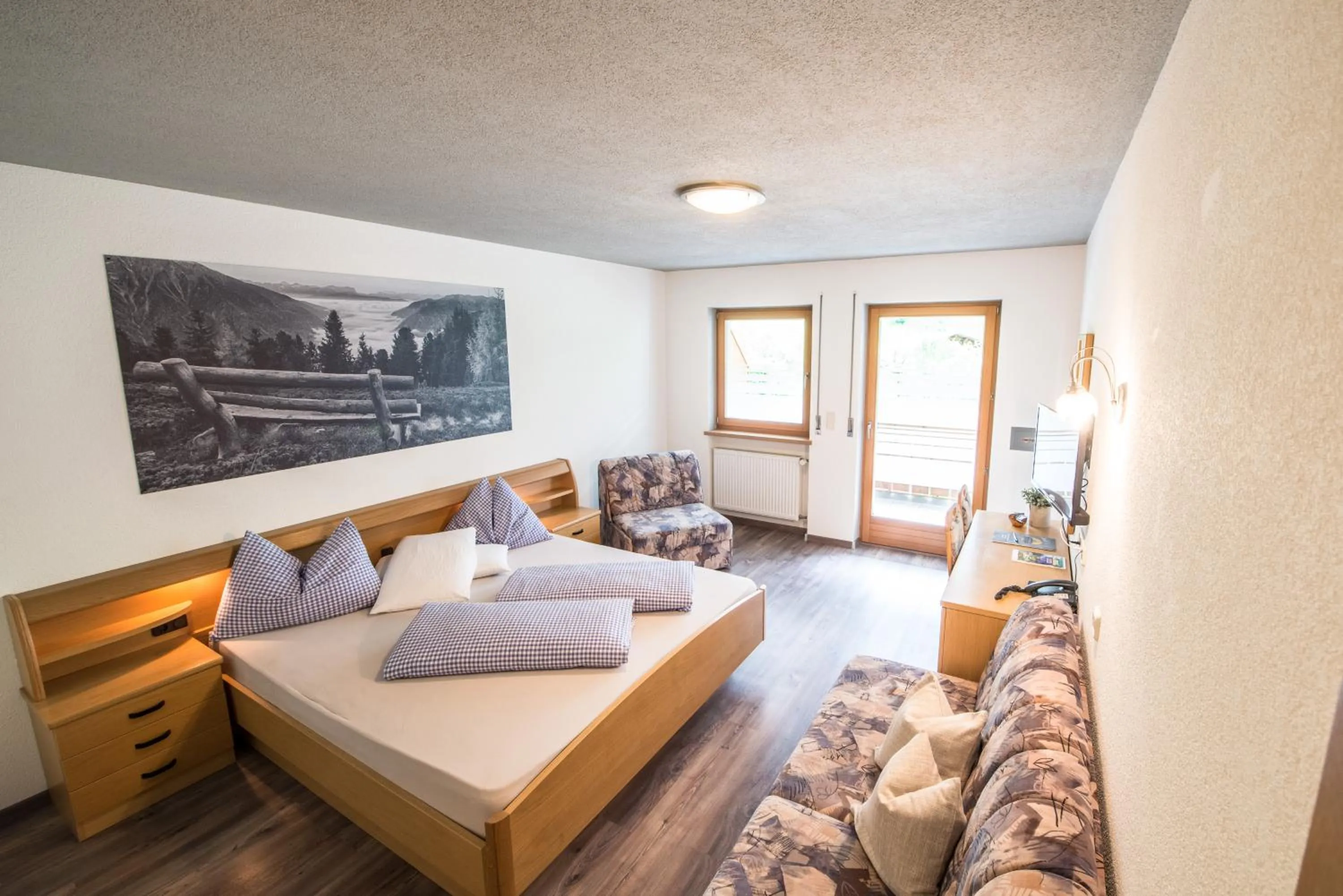 Photo of the whole room, Bed in Hotel Sonja