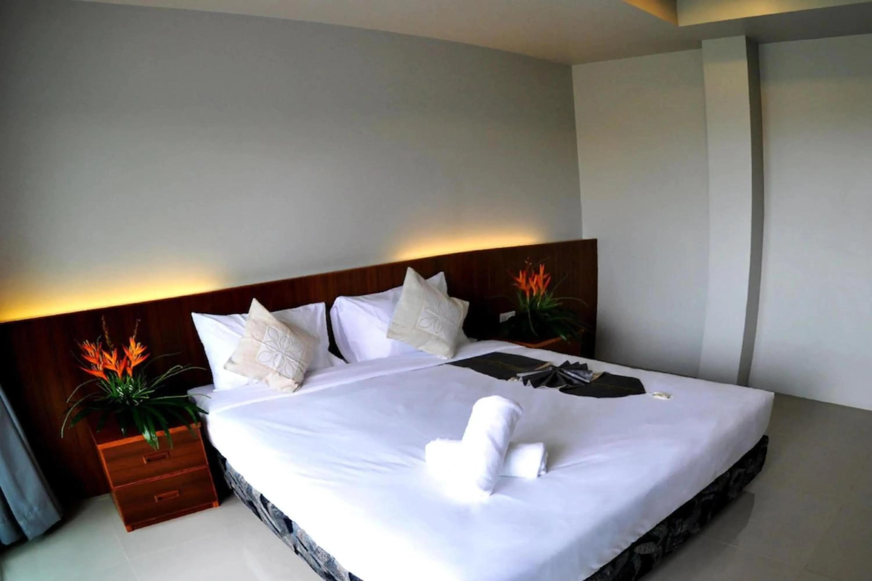 Bedroom, Bed in Choophorn House