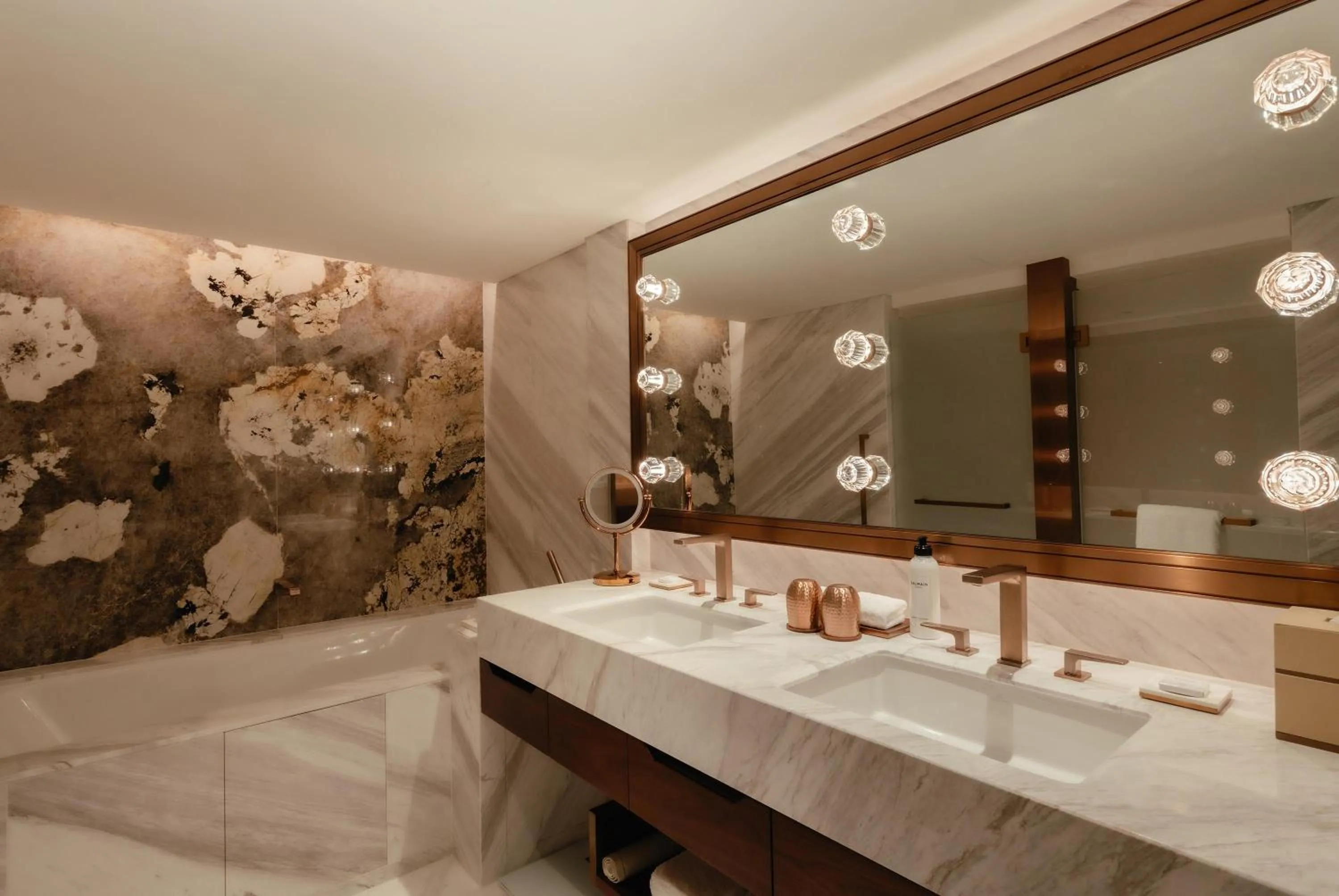 Bathroom in Grand Hyatt Singapore