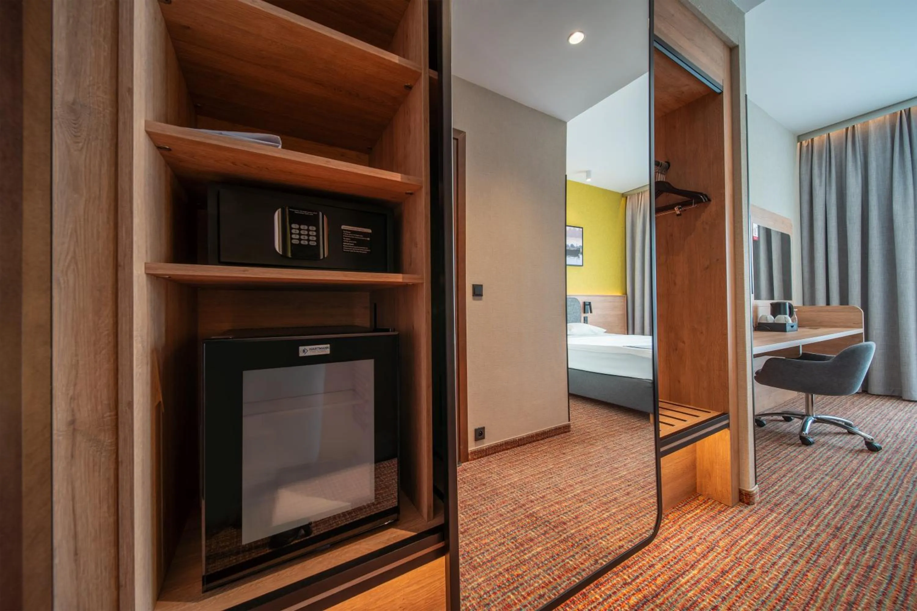 safe, Bed in Qubus Hotel Bydgoszcz