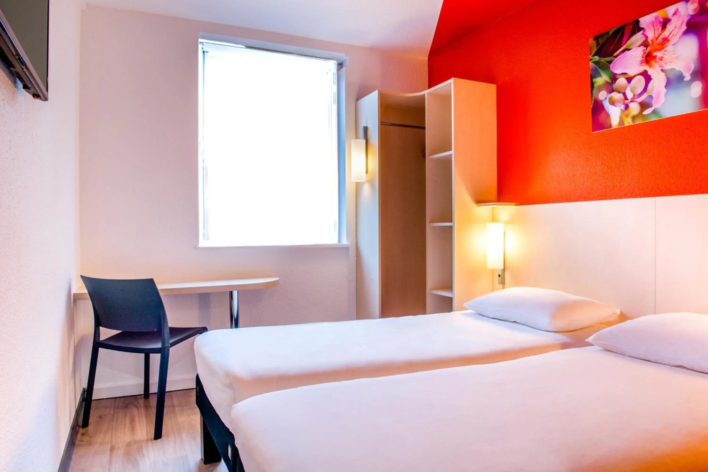 Bed in ibis budget Cannes Centre Ville Bed in ibis budget Cannes Centre Ville