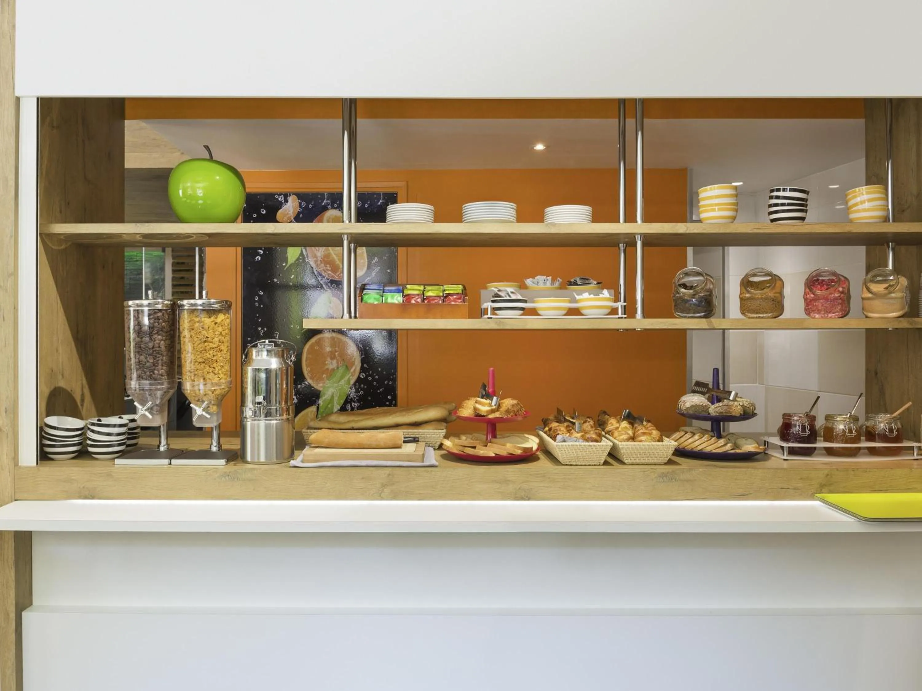 Breakfast in ibis budget Cannes Centre Ville