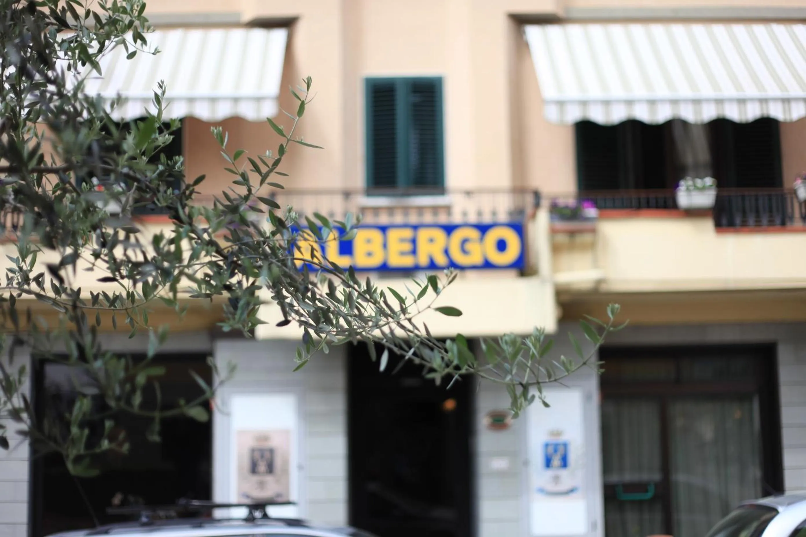 Facade/entrance in Albergo Il Cochino