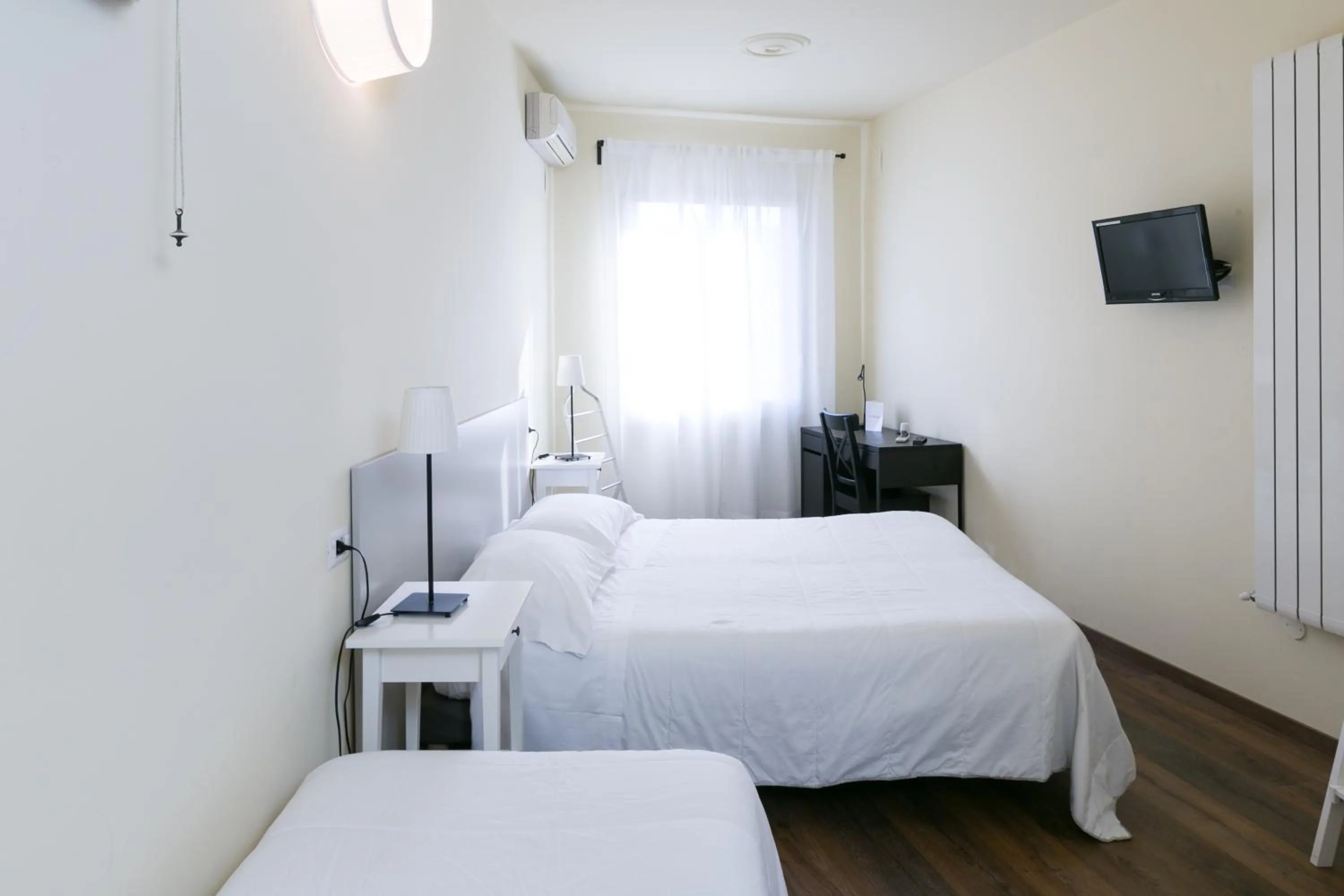 Photo of the whole room, Bed in Albergo Il Cochino