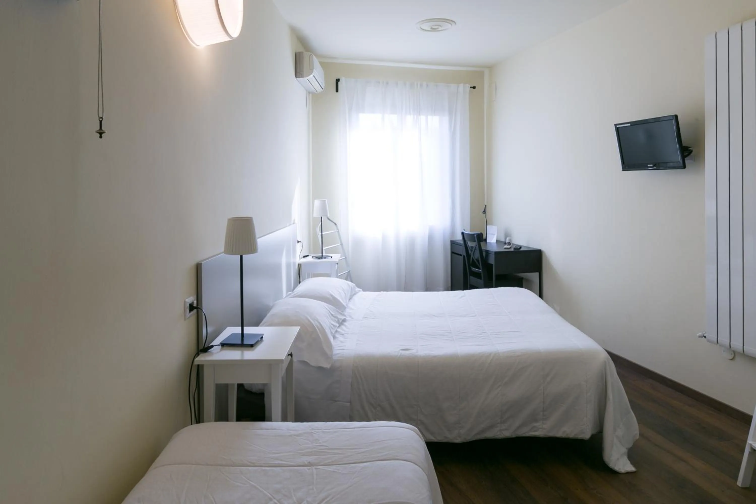 Photo of the whole room, Bed in Albergo Il Cochino