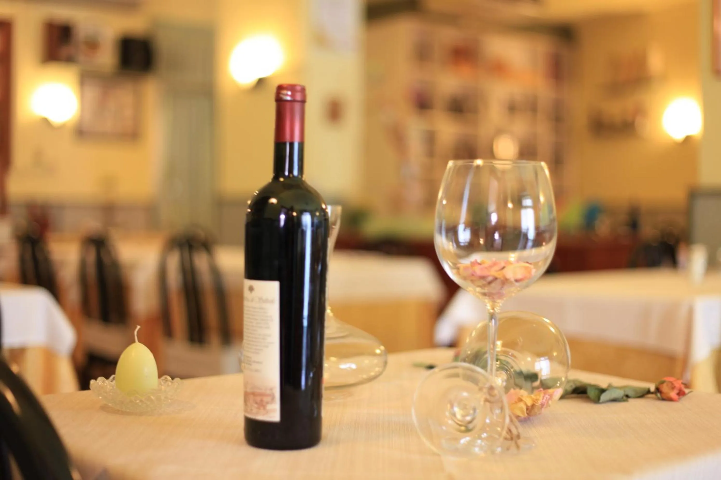 Restaurant/places to eat in Albergo Il Cochino