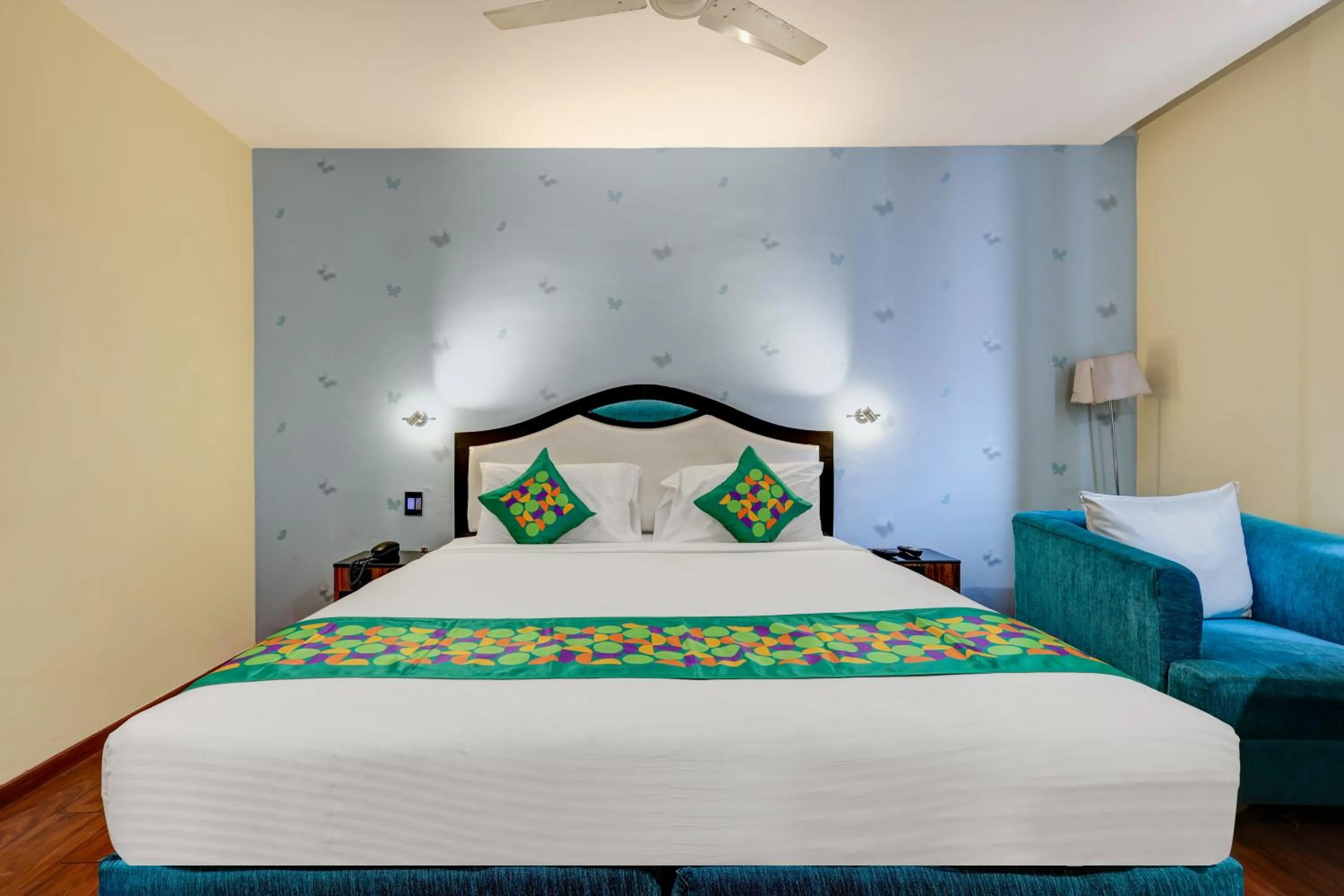 Bedroom in Treebo Blak & Wite Rk Beach