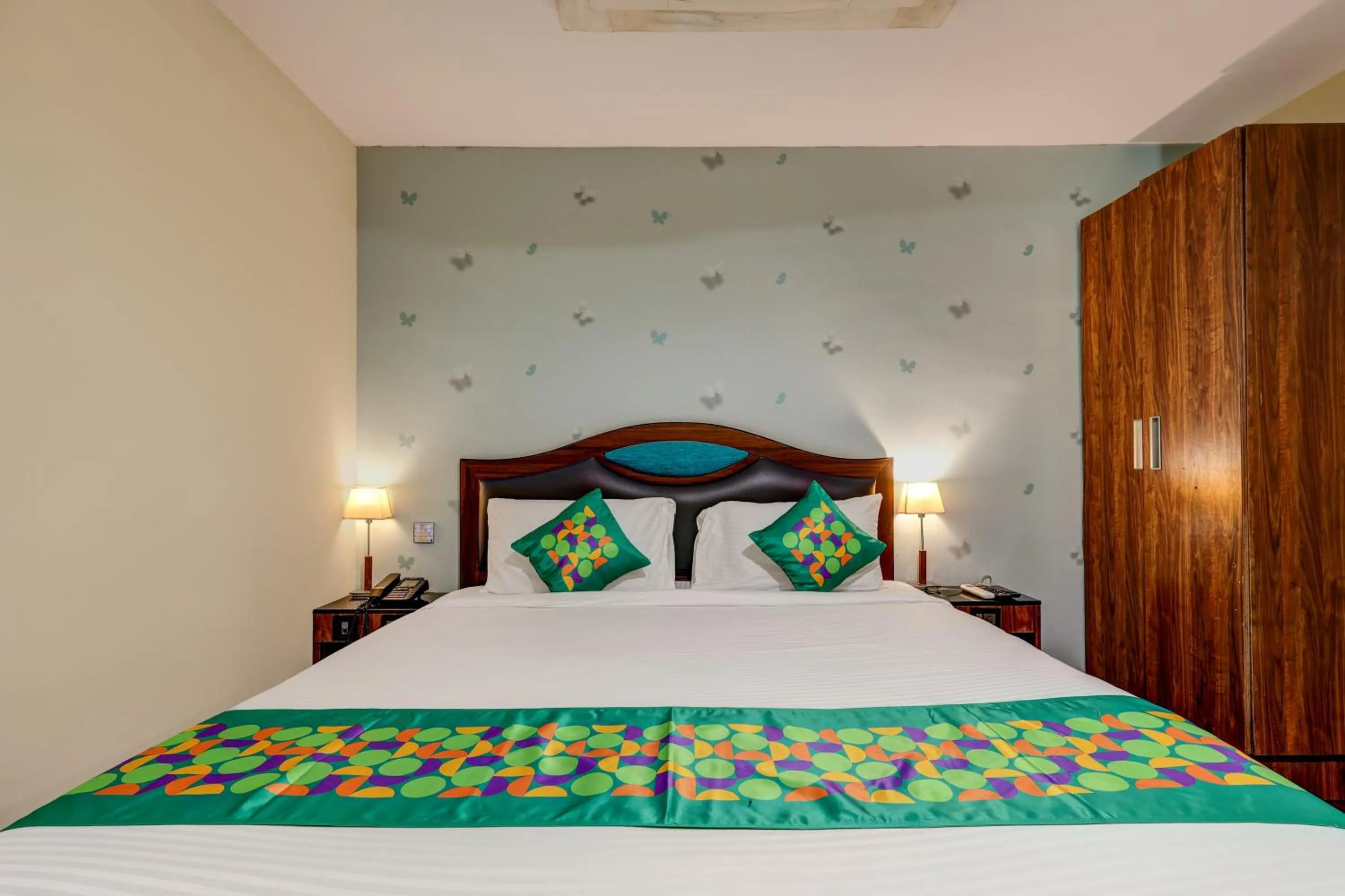 Bedroom in Treebo Blak & Wite Rk Beach