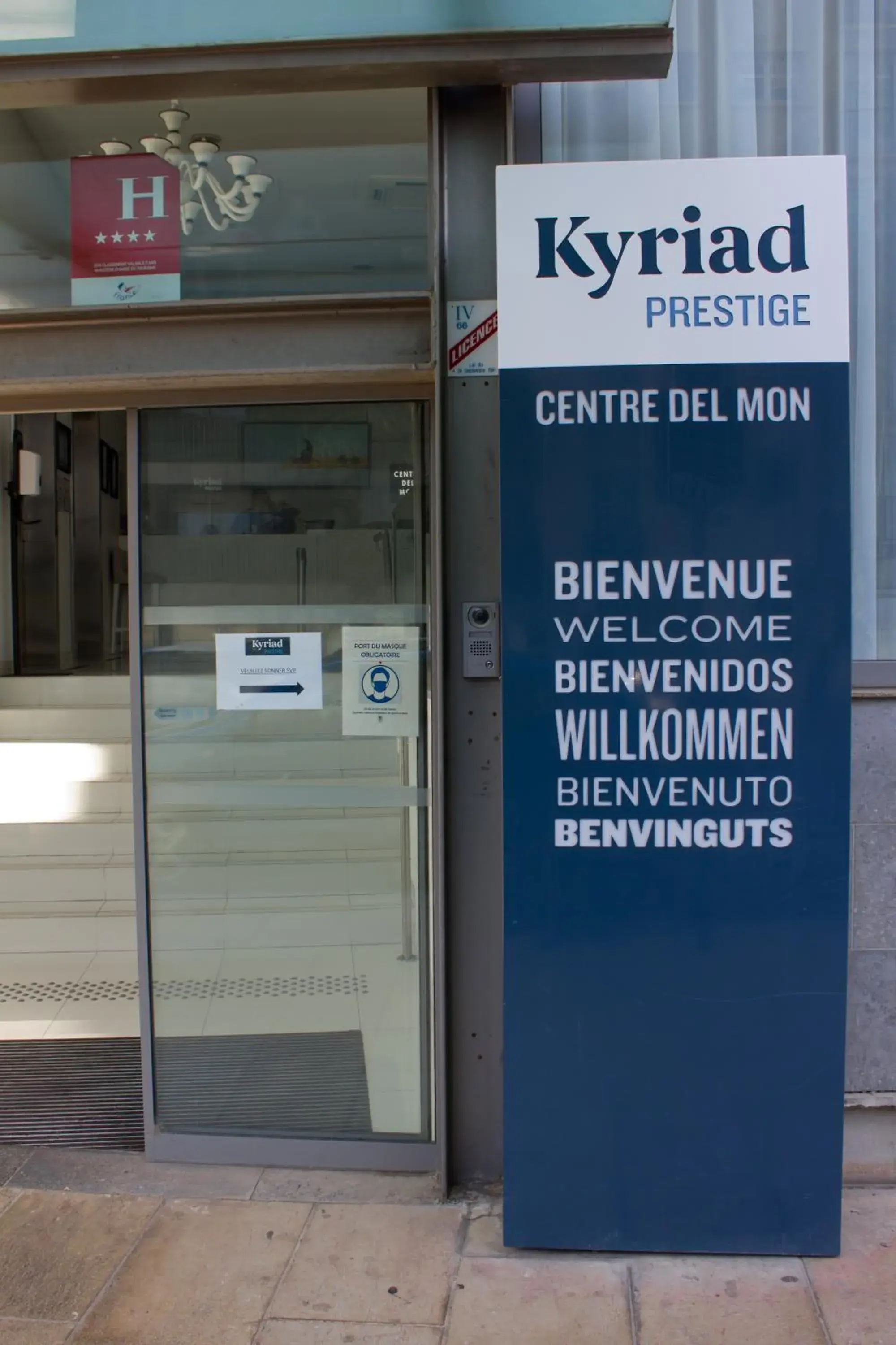 Property building in Kyriad Prestige Perpignan Centre Gare Property building in Kyriad Prestige Perpignan Centre Gare