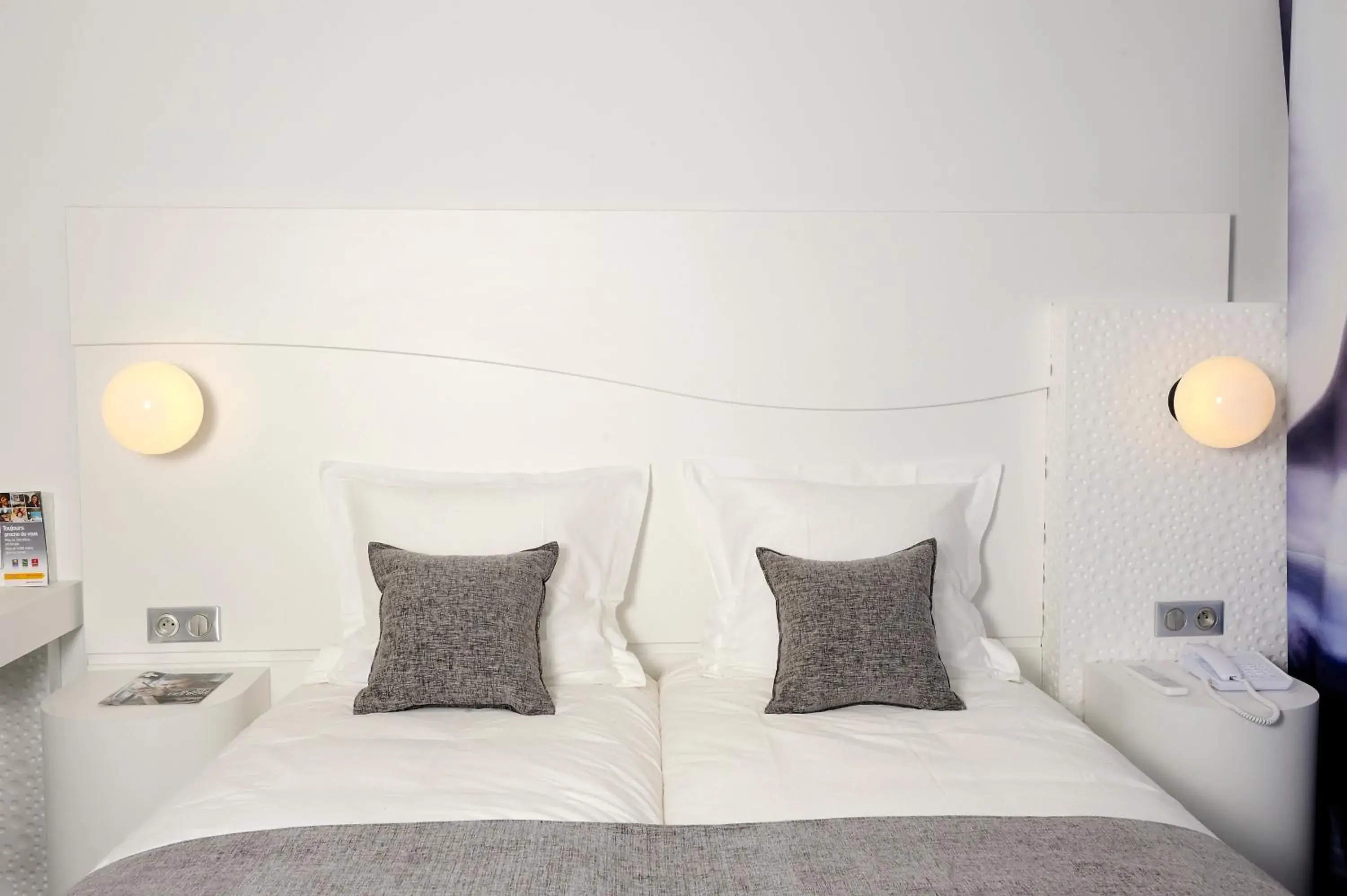 Bedroom, Bed in Kyriad Prestige Perpignan Centre Gare Bedroom, Bed in Kyriad Prestige Perpignan Centre Gare