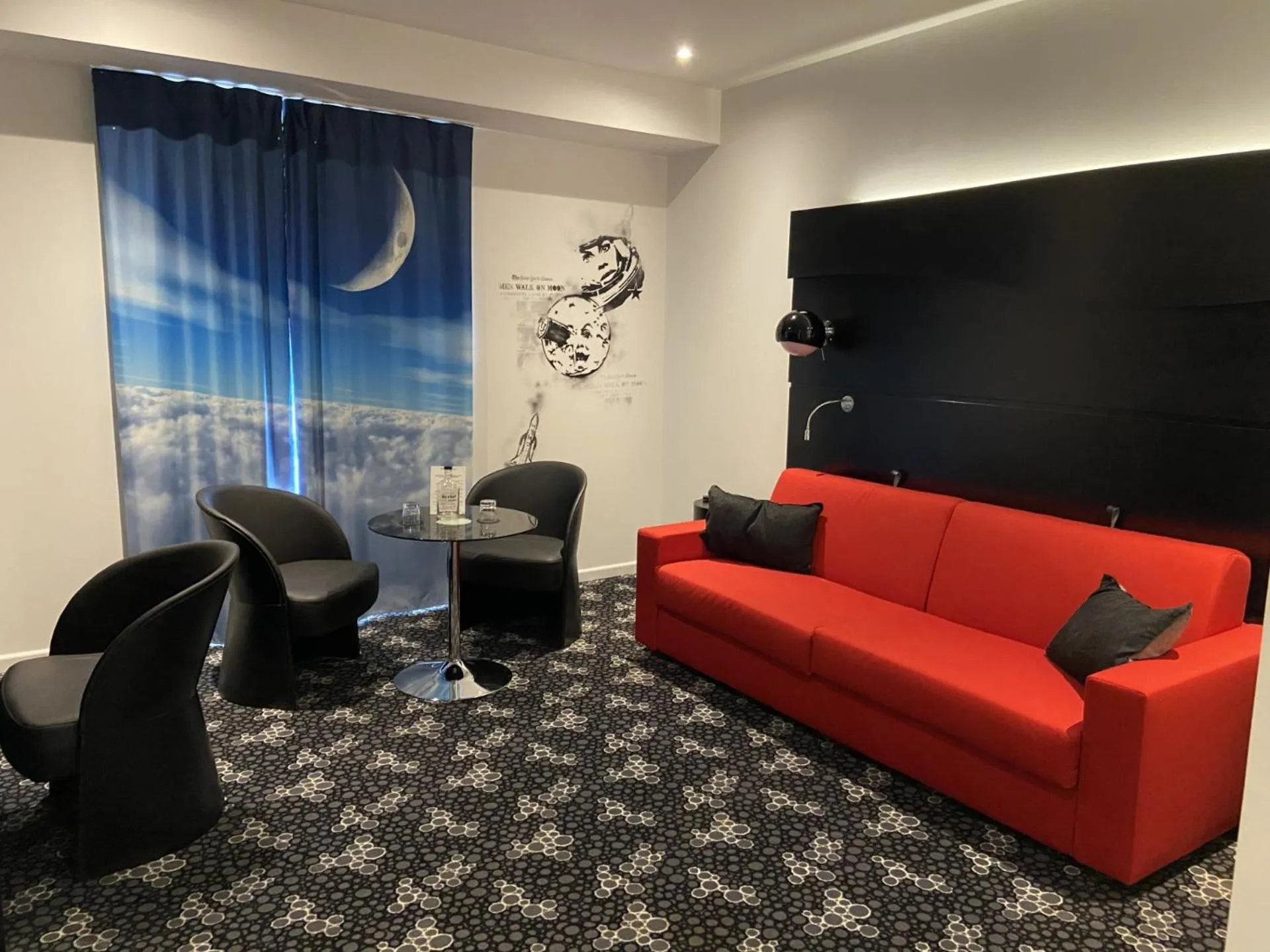 Living room in Kyriad Prestige Perpignan Centre Gare