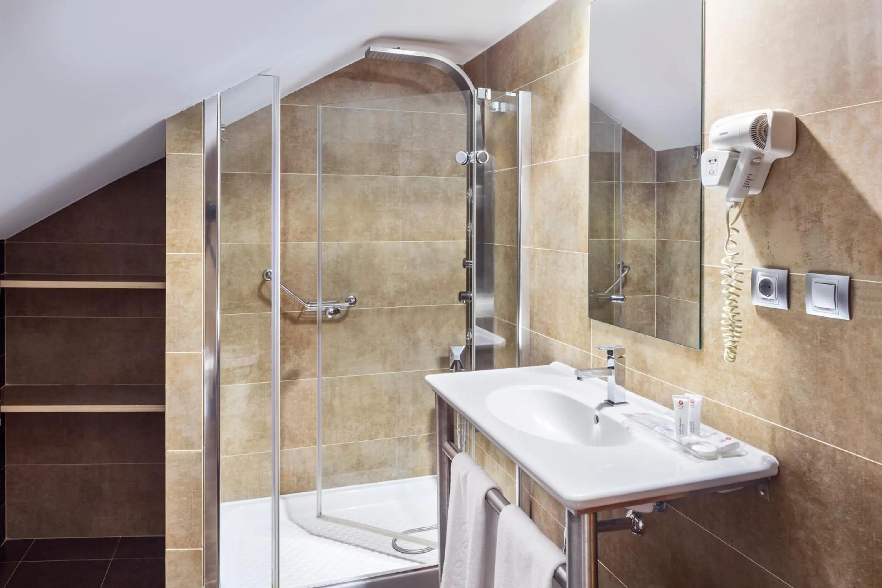 Bathroom in Exe Doña Carlota