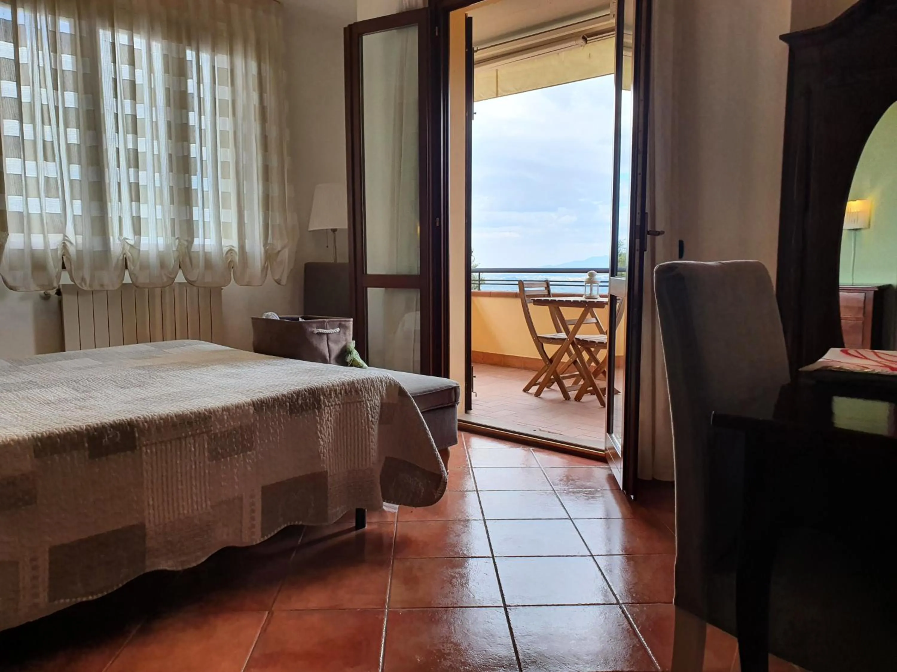 View (from property/room), Bed in B&B La Casa Di Zefiro
