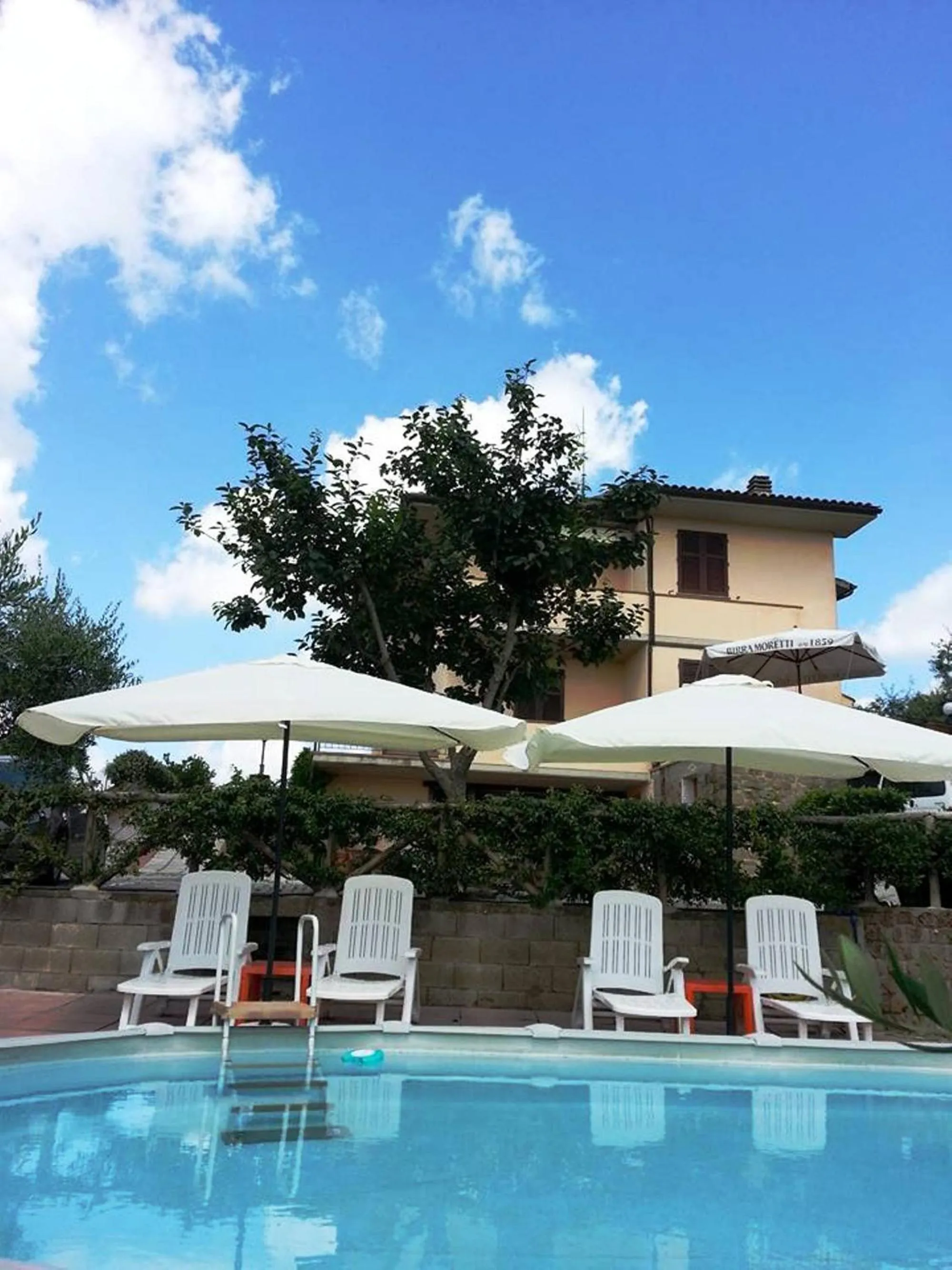 Swimming pool in B&B La Casa Di Zefiro