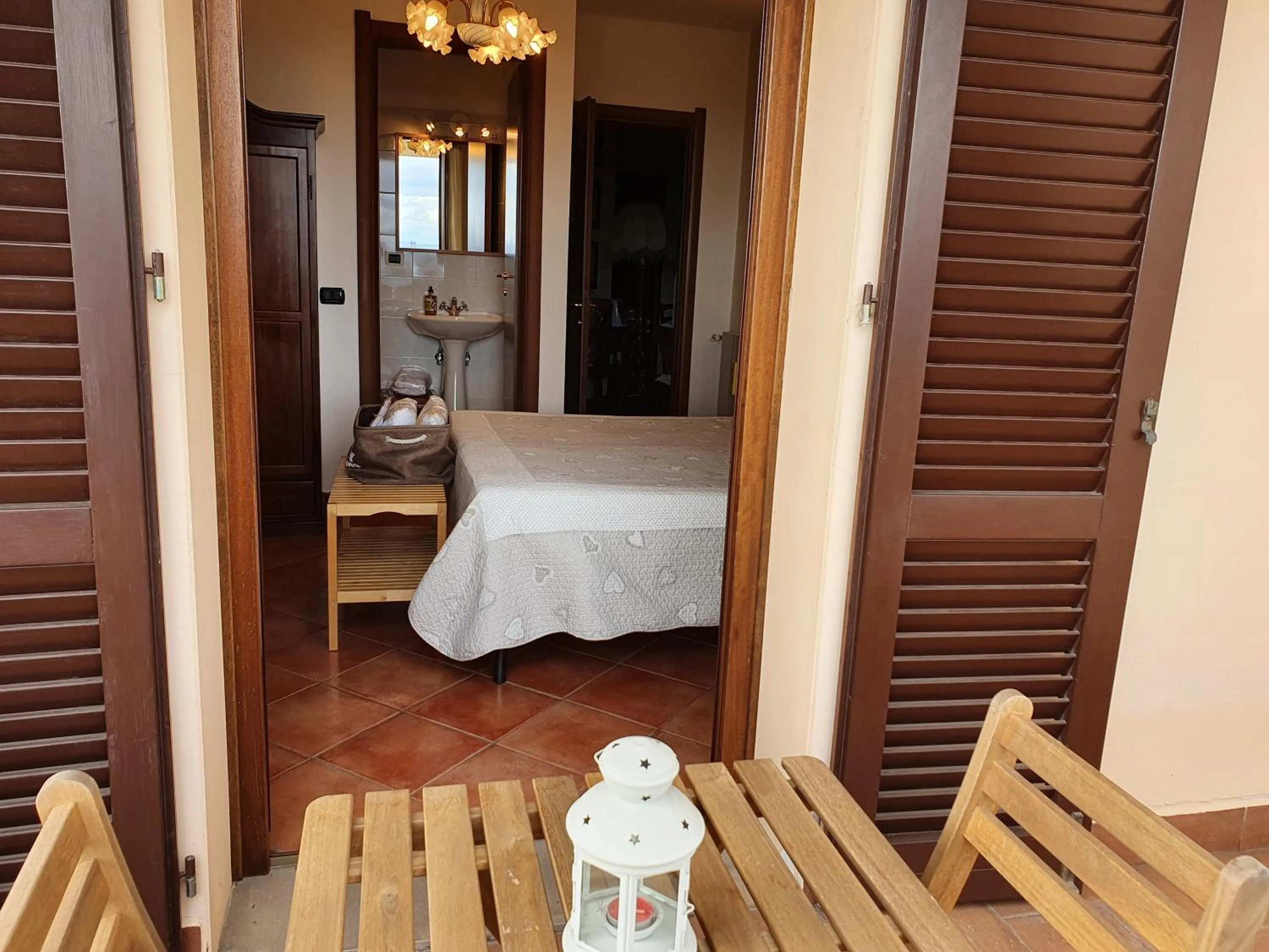 Balcony/Terrace, Bed in B&B La Casa Di Zefiro