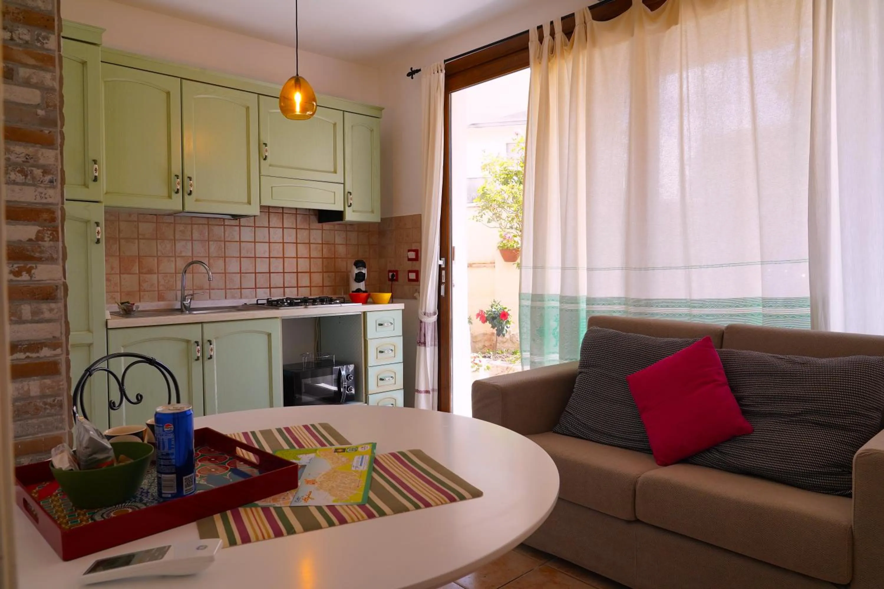 Kitchen or kitchenette in Flowery Inn Villa