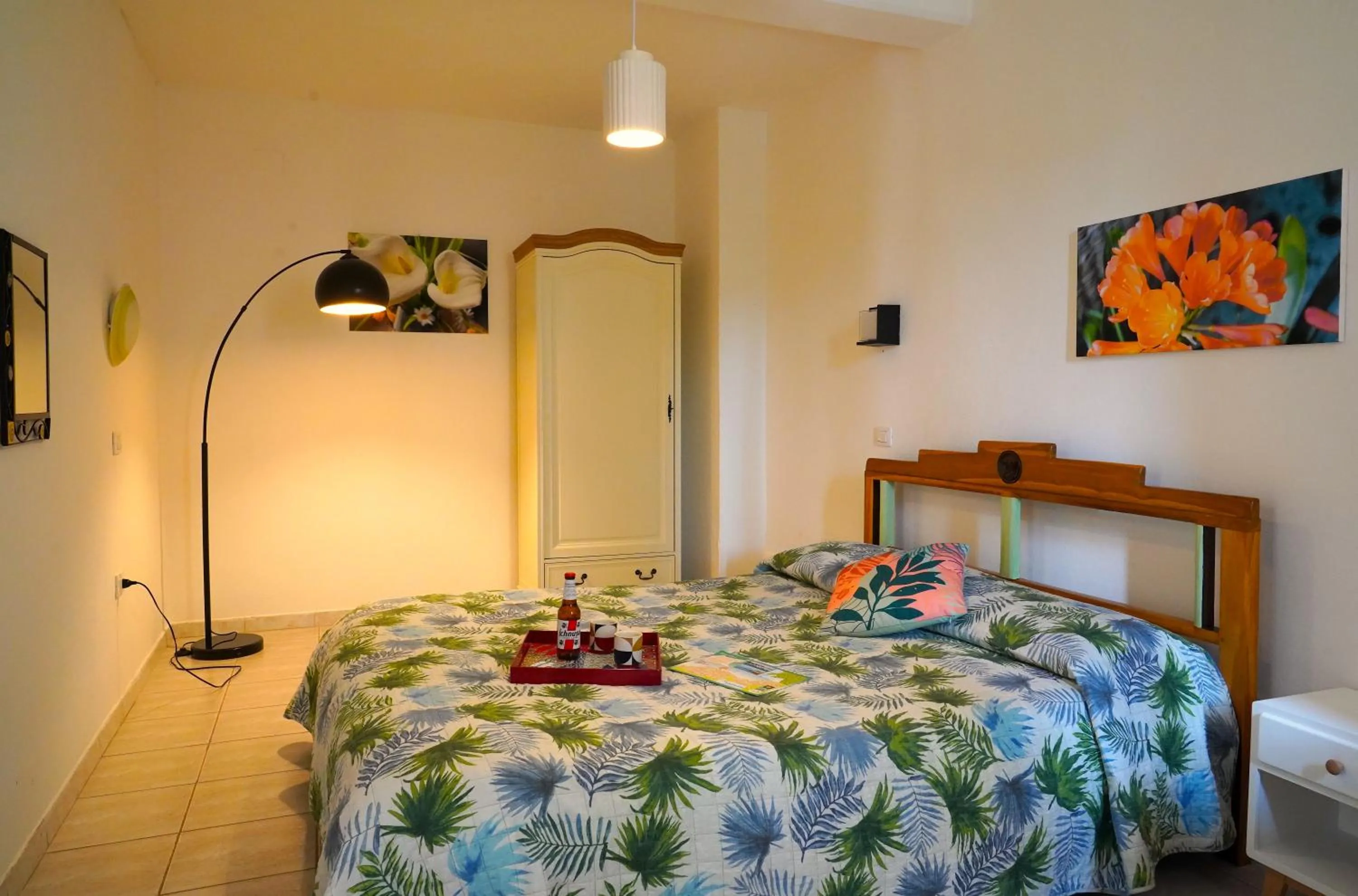 Bed in Flowery Inn Villa