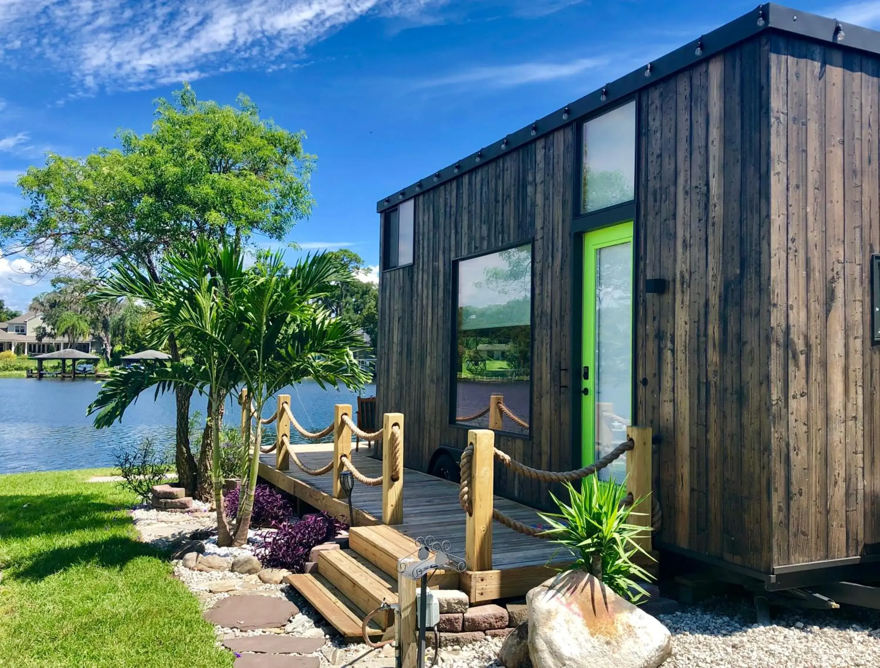 Holiday Home in Orlando Lakefront Tiny Houses Holiday Home in Orlando Lakefront Tiny Houses