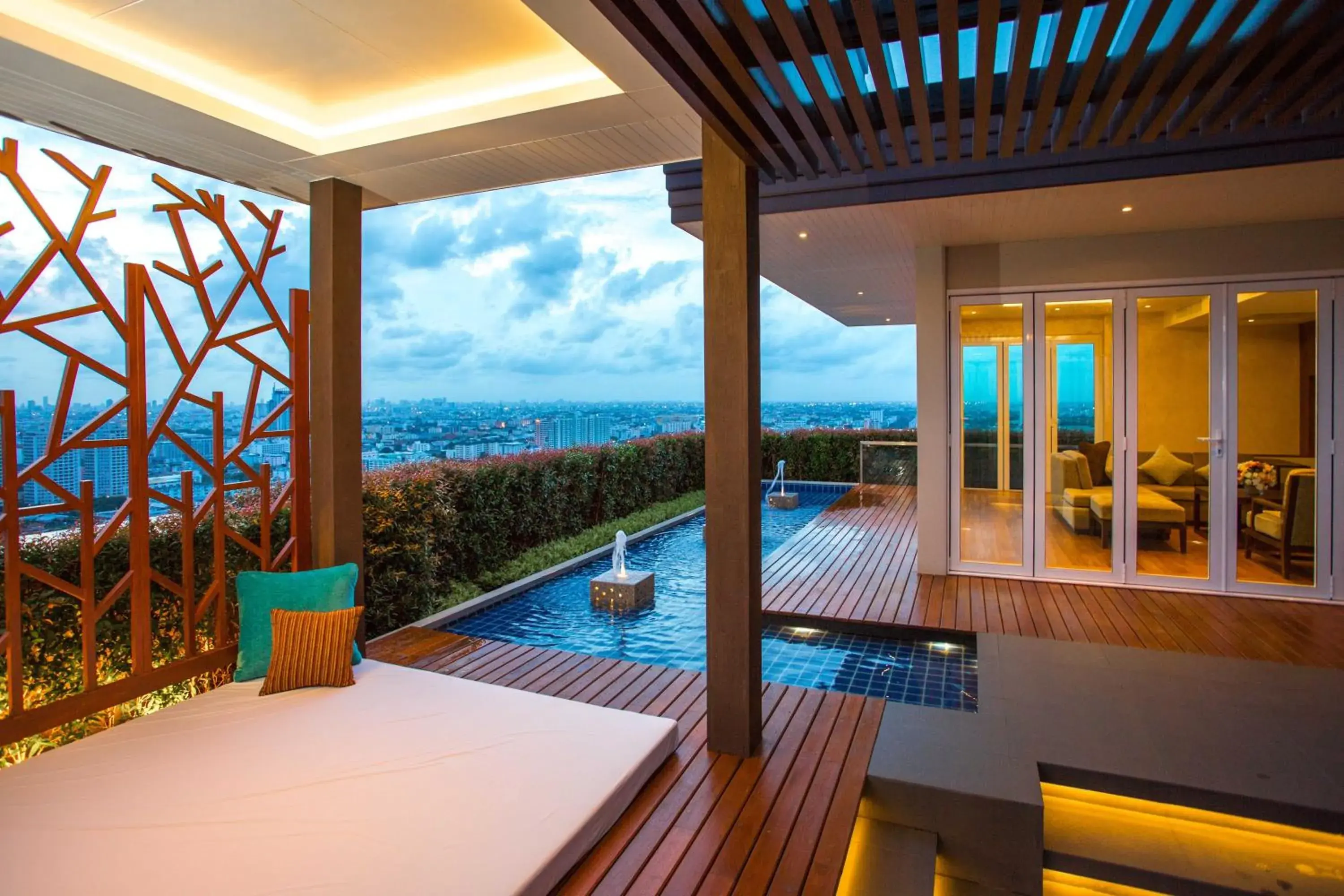 Swimming pool in The Grand Fourwings Convention Hotel Bangkok Swimming pool in The Grand Fourwings Convention Hotel Bangkok