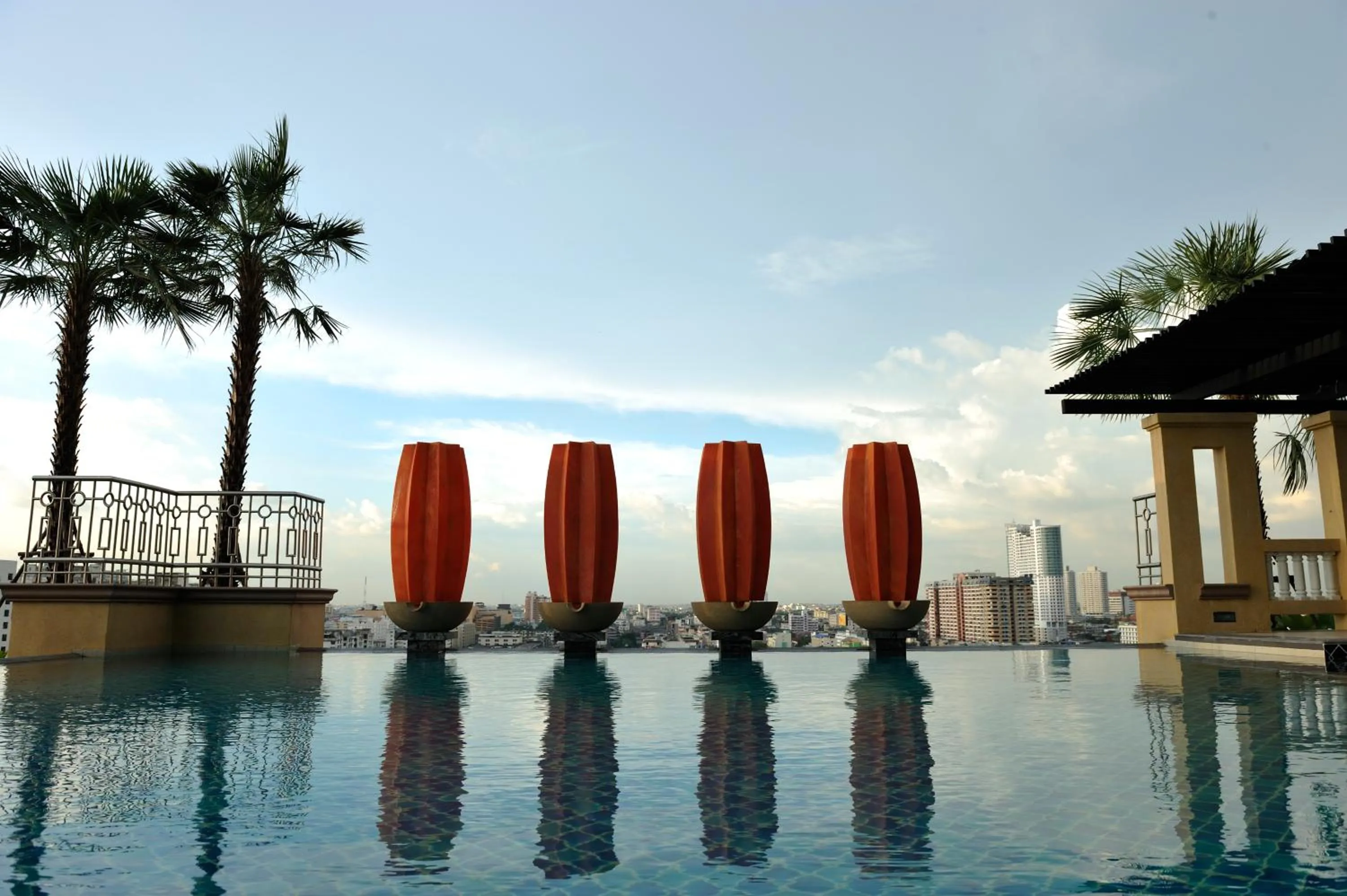 Swimming pool in The Grand Fourwings Convention Hotel Bangkok