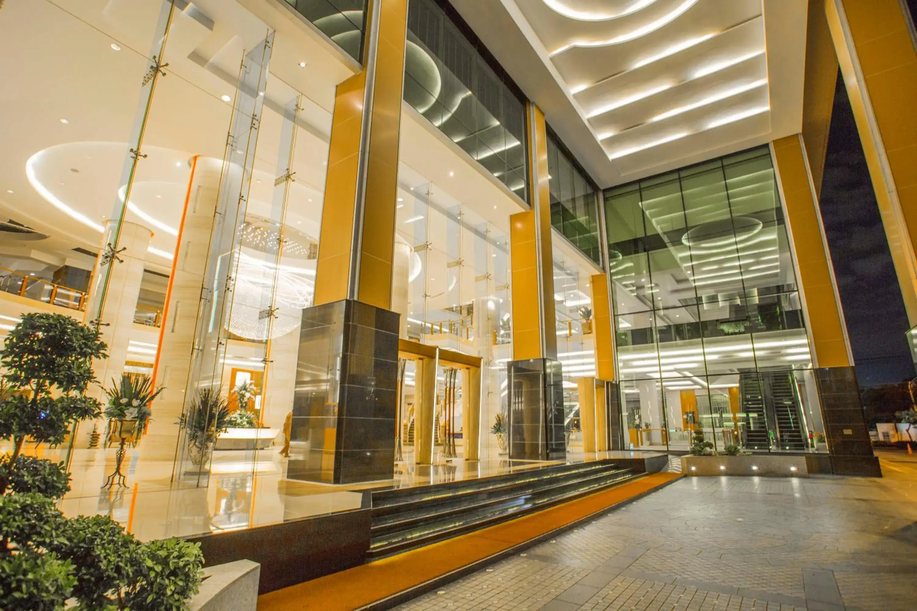 Facade/entrance in The Grand Fourwings Convention Hotel Bangkok Facade/entrance in The Grand Fourwings Convention Hotel Bangkok