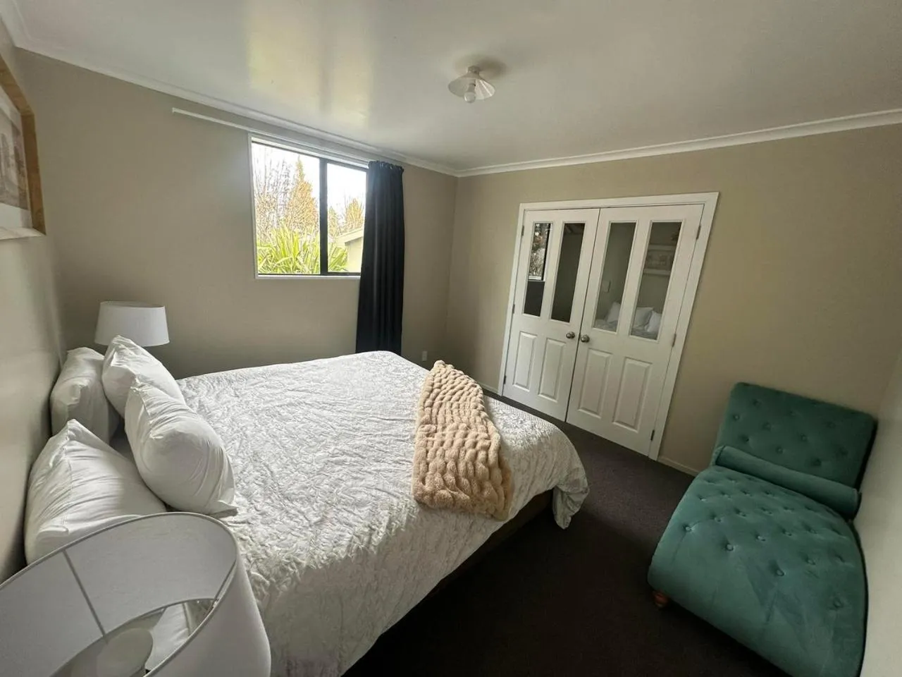 Bed in Lake Ruataniwha Holiday Park