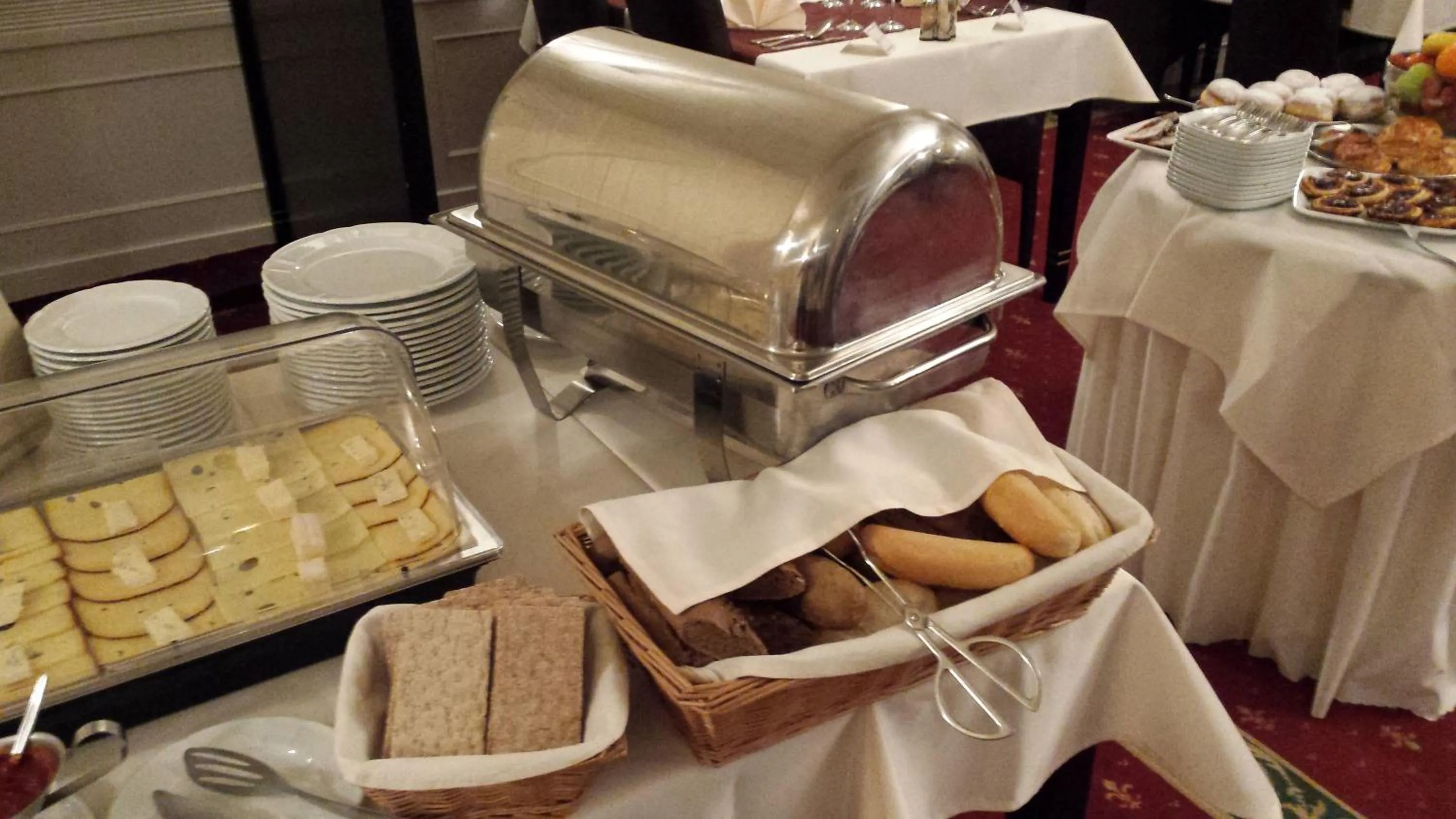 Food in Luxury Garni Hotel Brix