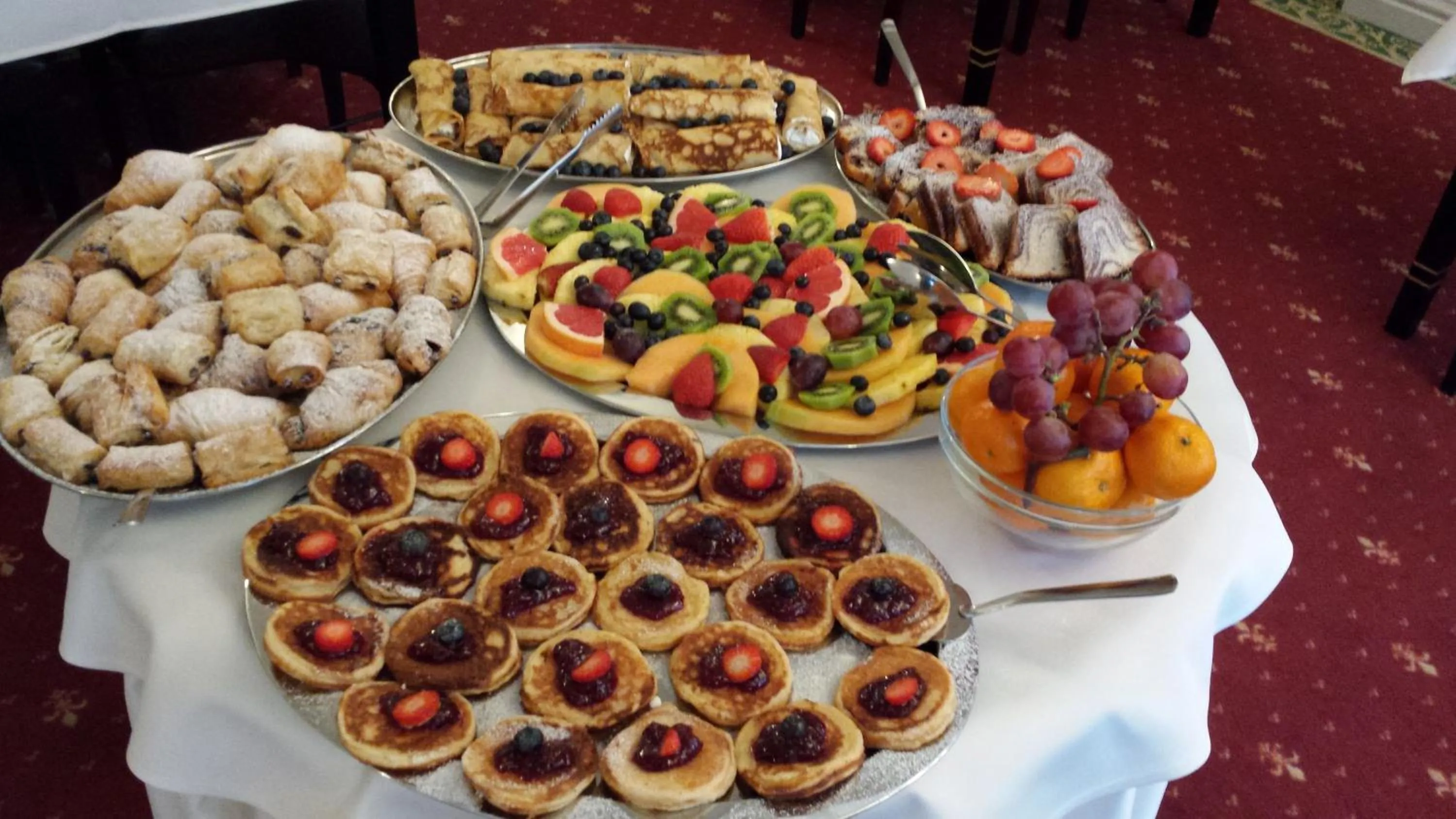 Food in Luxury Garni Hotel Brix