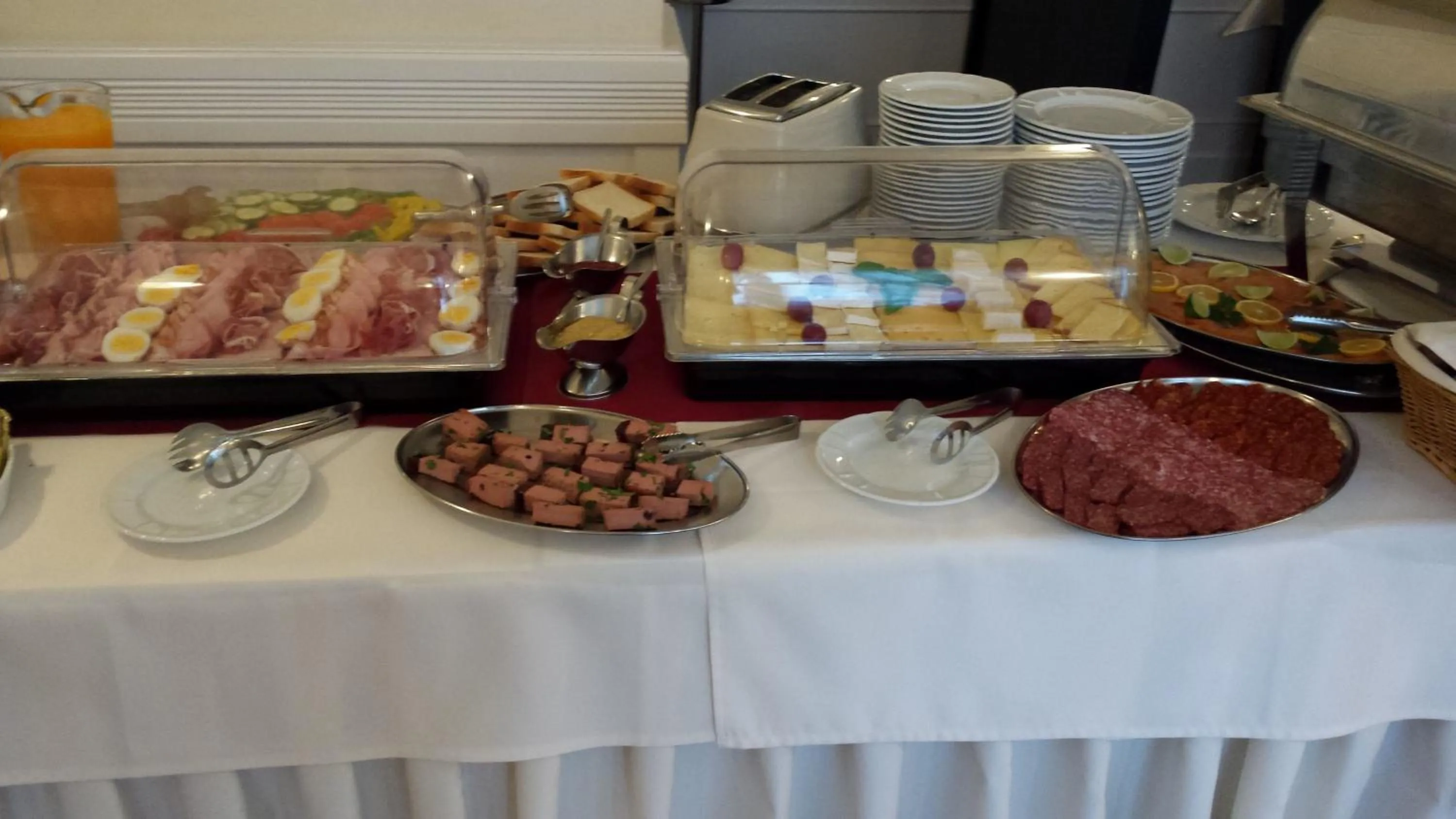 Food in Luxury Garni Hotel Brix