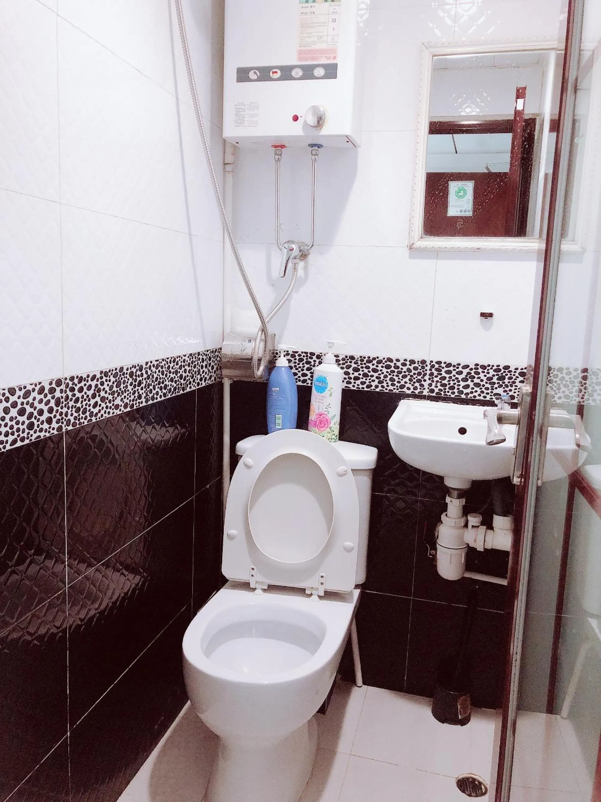 United Co-Operate Guest House (7/F)