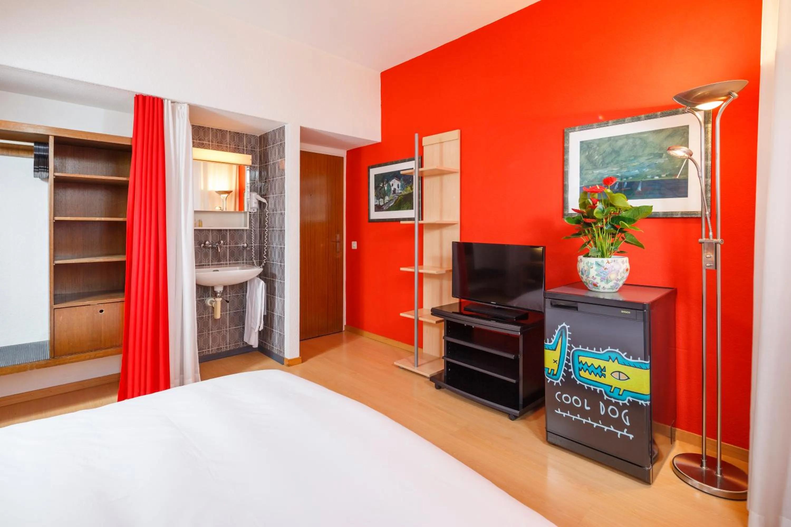 Photo of the whole room, Bed in Residence zum Löwen