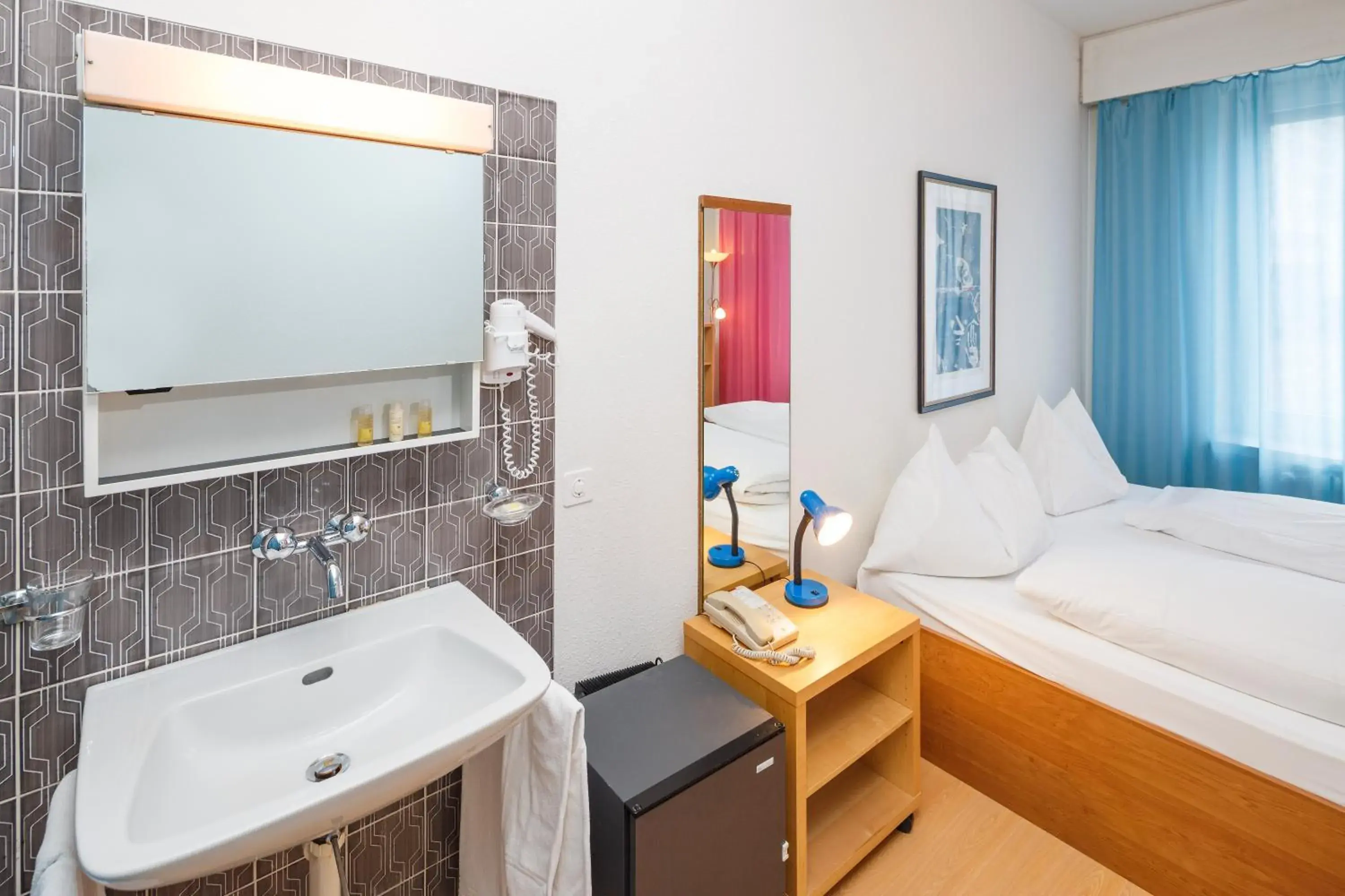 Double Room with Shared Bathroom in Residence zum Löwen Double Room with Shared Bathroom in Residence zum Löwen