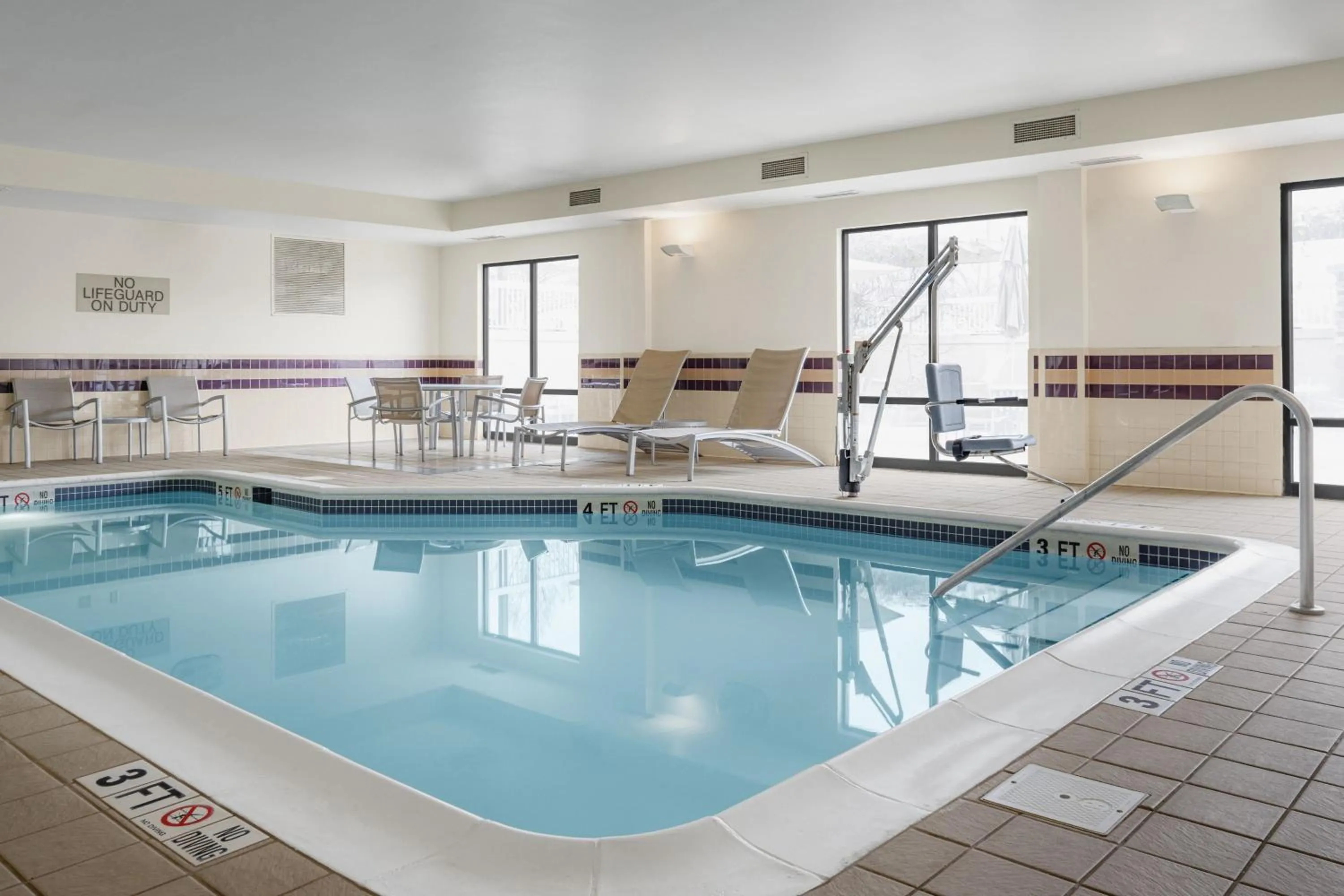 Swimming pool in SpringHill Suites Knoxville At Turkey Creek