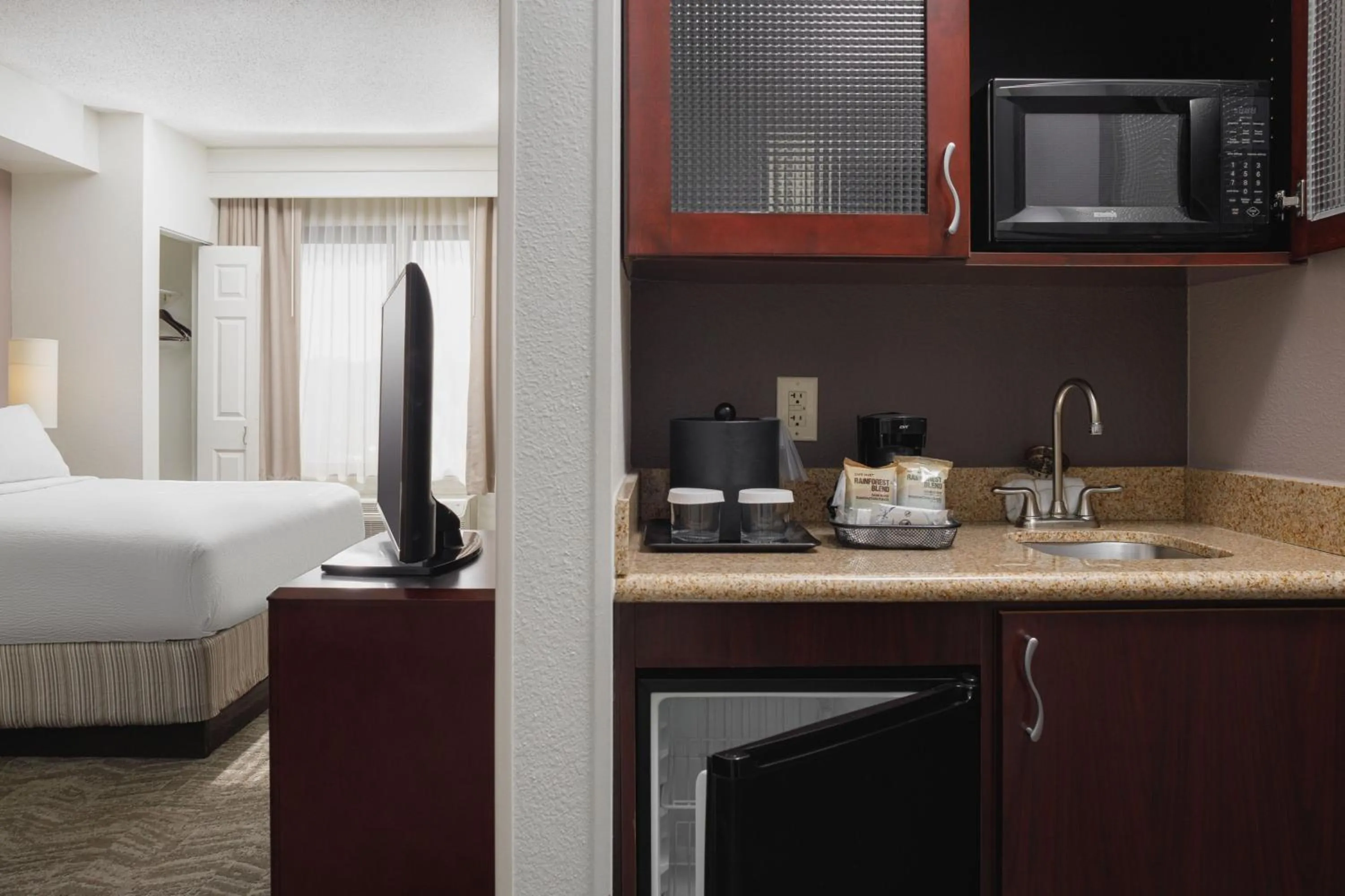Kitchen or kitchenette, Bed in SpringHill Suites Knoxville At Turkey Creek